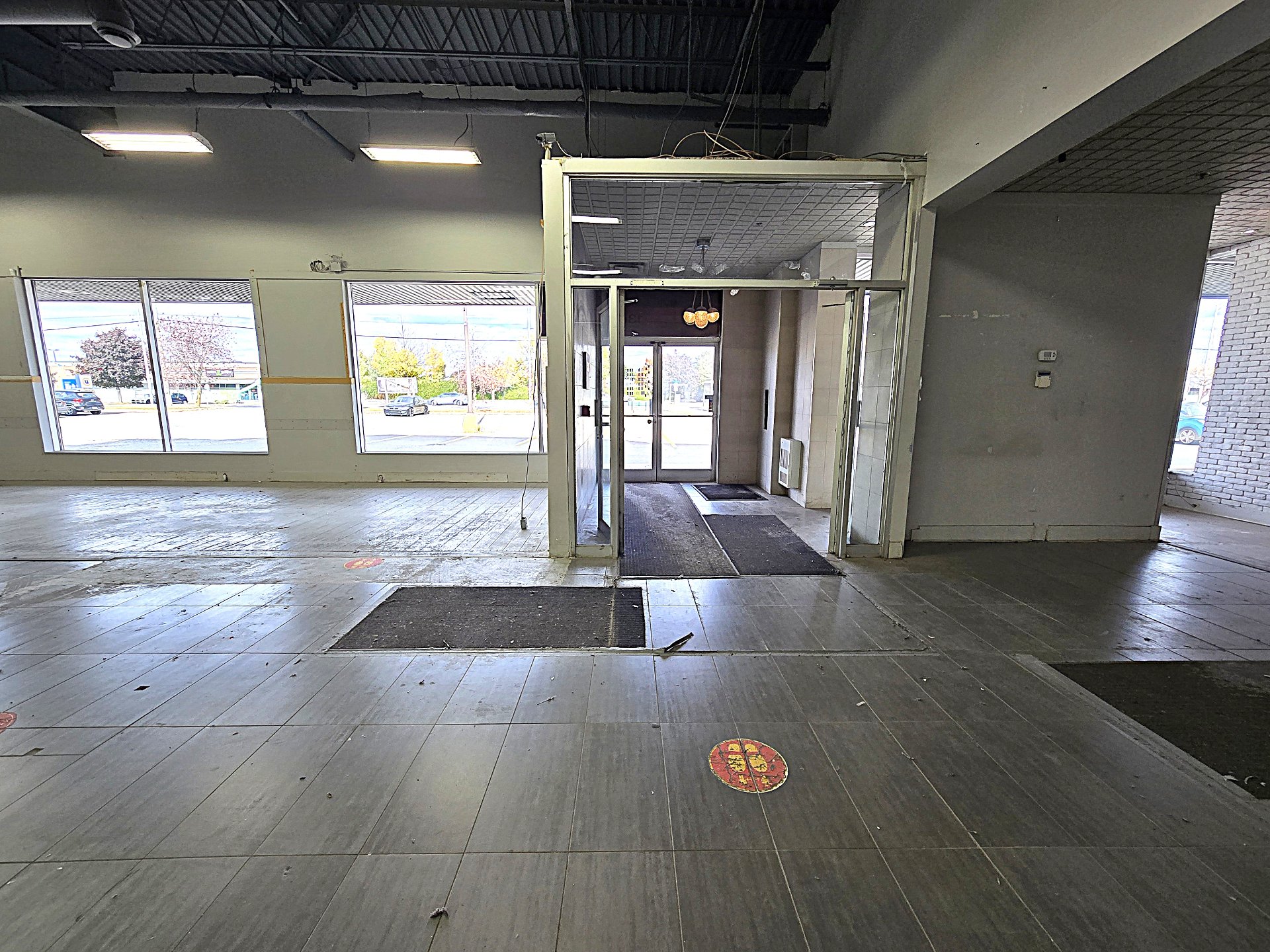 136 25e Avenue, Saint-Eustache, Quebec J7P2V2, ,Commercial,For Rent,25e Avenue,21796179