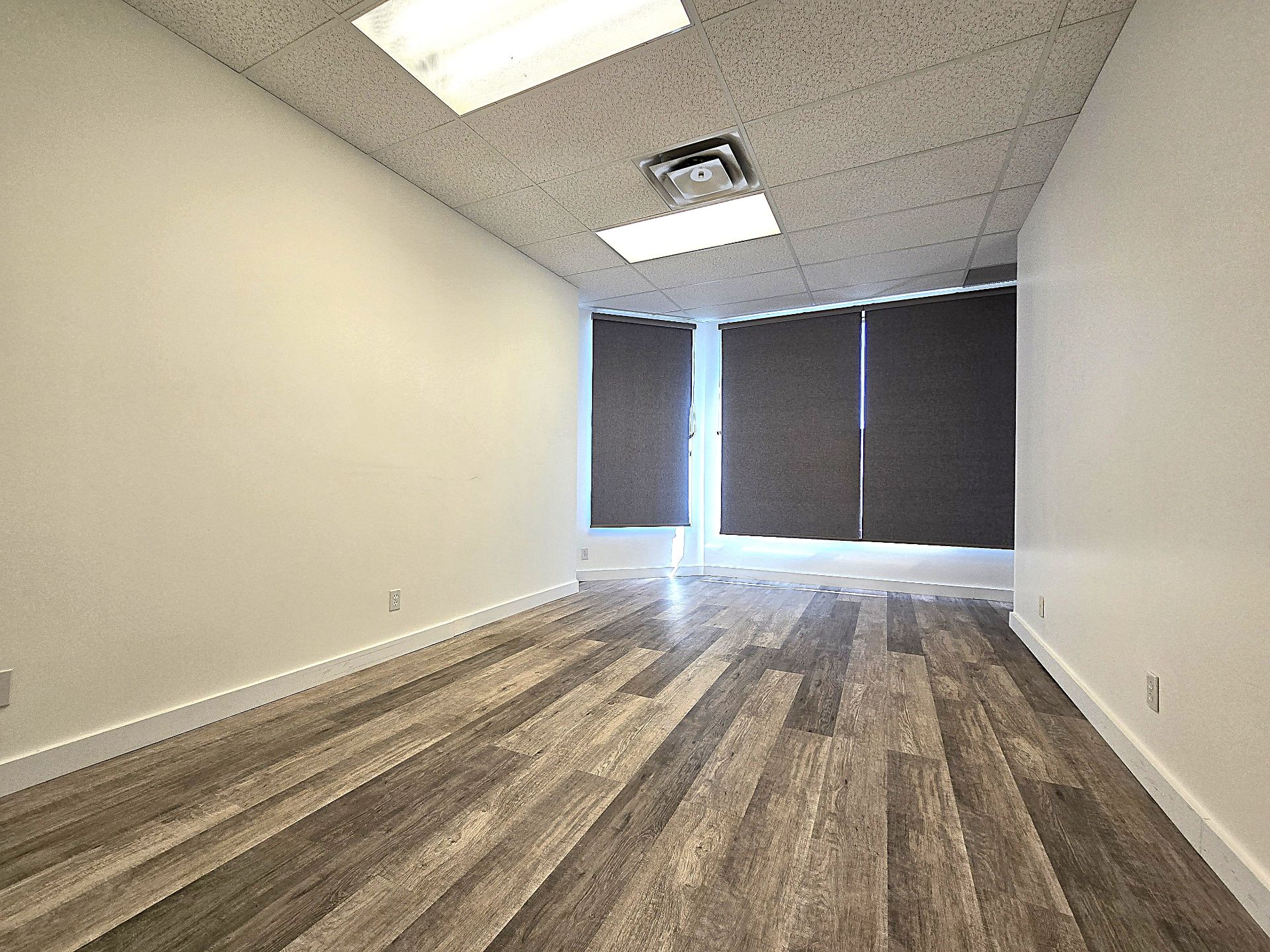 515 Boul. de la Concorde O., Laval (Laval-des-Rapides), Quebec H7N5L9, ,Commercial,For Rent,Boul. de la Concorde O.,24121739