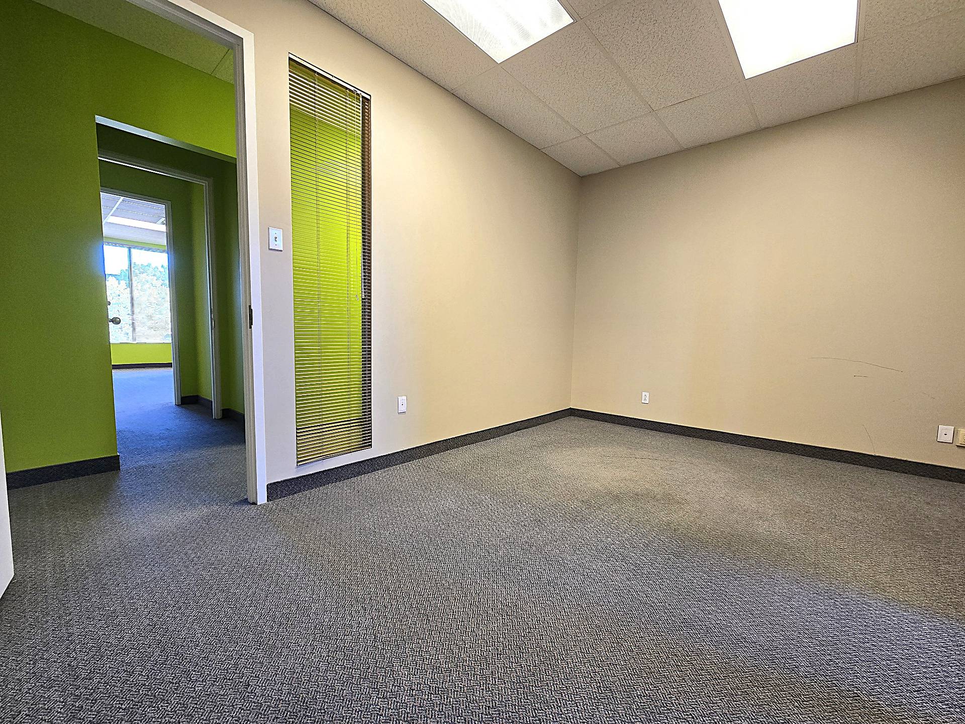 515 Boul. de la Concorde O., Laval (Laval-des-Rapides), Quebec H7N5L9, ,Commercial,For Rent,Boul. de la Concorde O.,24121739