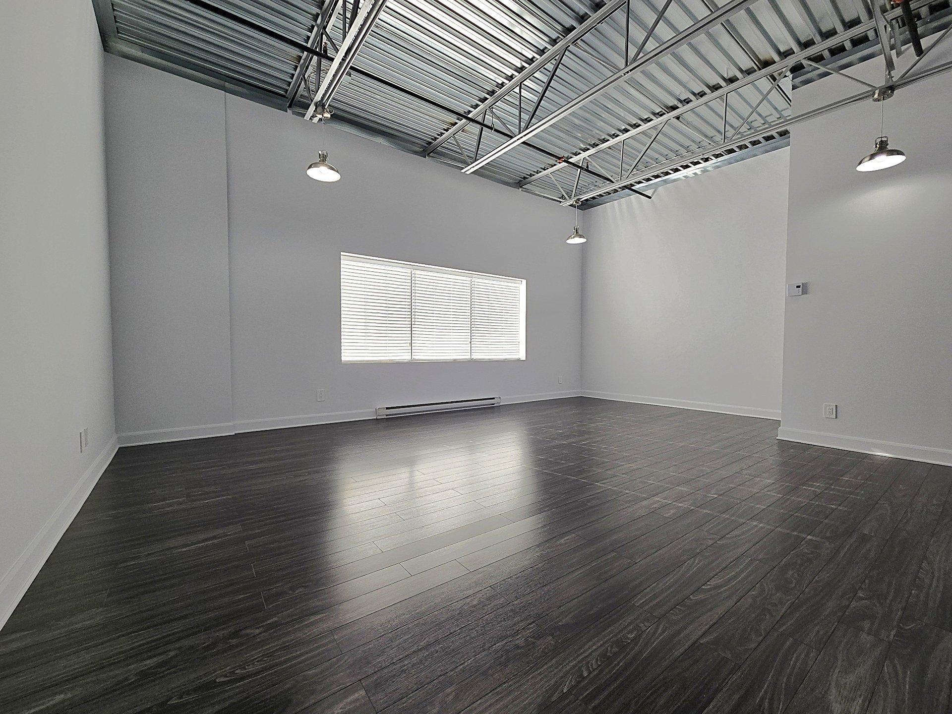 573 Boul. du Curé-Boivin, Boisbriand, Quebec J7G2A8, ,Industriel,For Rent,Boul. du Curé-Boivin,14385339