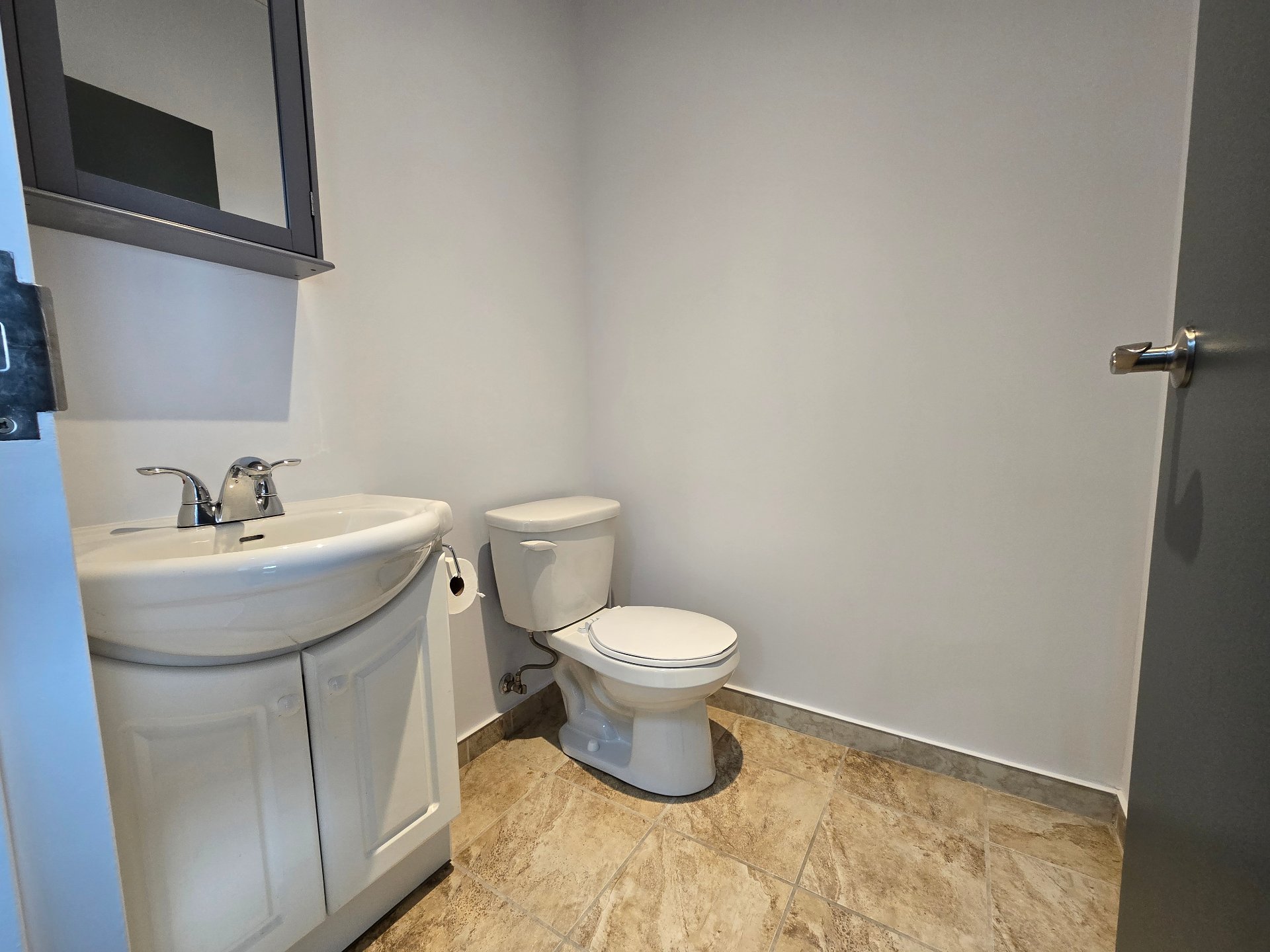 573 Boul. du Curé-Boivin, Boisbriand, Quebec J7G2A8, ,Industriel,For Rent,Boul. du Curé-Boivin,14385339