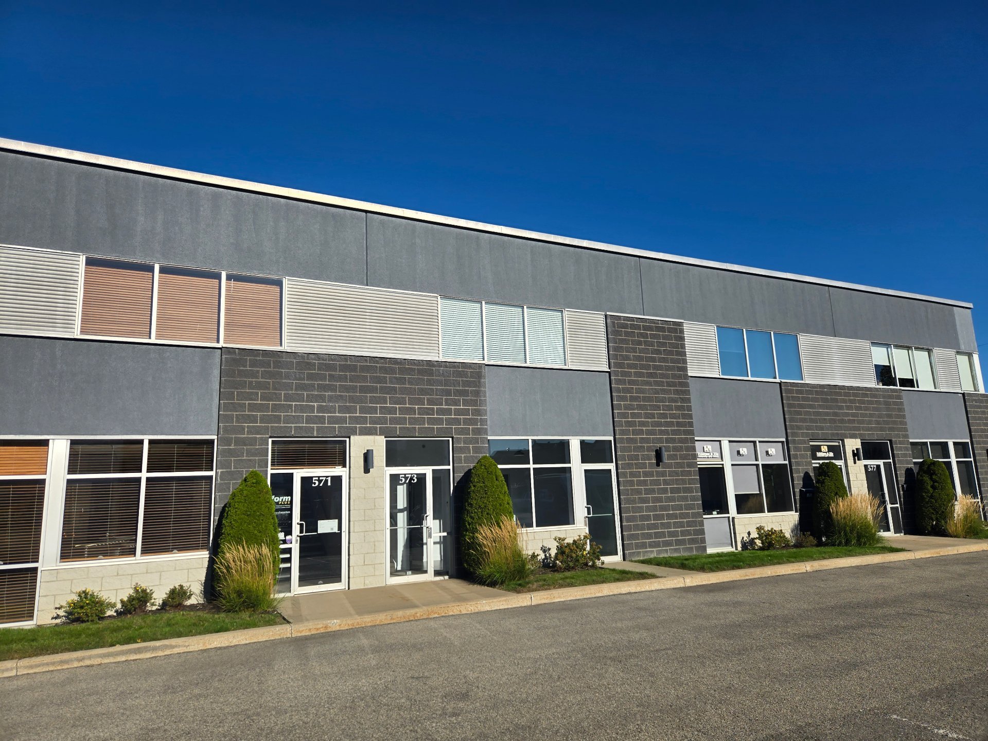 573 Boul. du Curé-Boivin, Boisbriand, Quebec J7G2A8, ,Industriel,For Rent,Boul. du Curé-Boivin,14385339