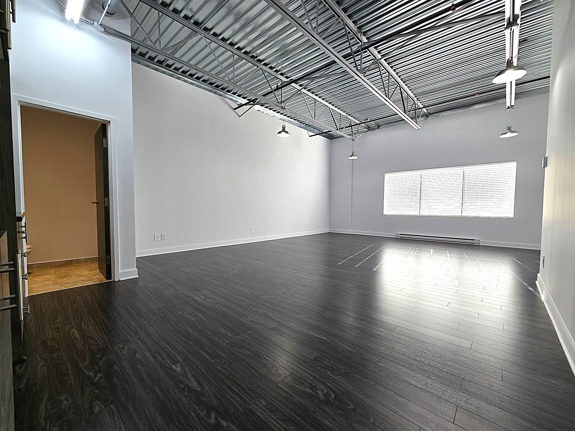 573 Boul. du Curé-Boivin, Boisbriand, Quebec J7G2A8, ,Industriel,For Rent,Boul. du Curé-Boivin,14385339