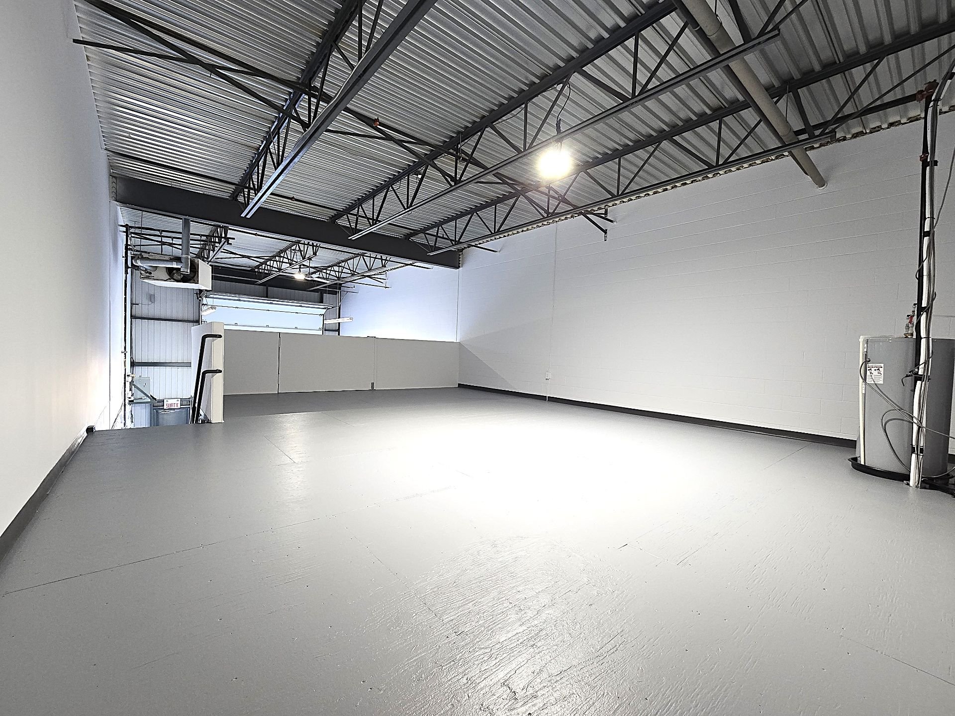 573 Boul. du Curé-Boivin, Boisbriand, Quebec J7G2A8, ,Industriel,For Rent,Boul. du Curé-Boivin,14385339