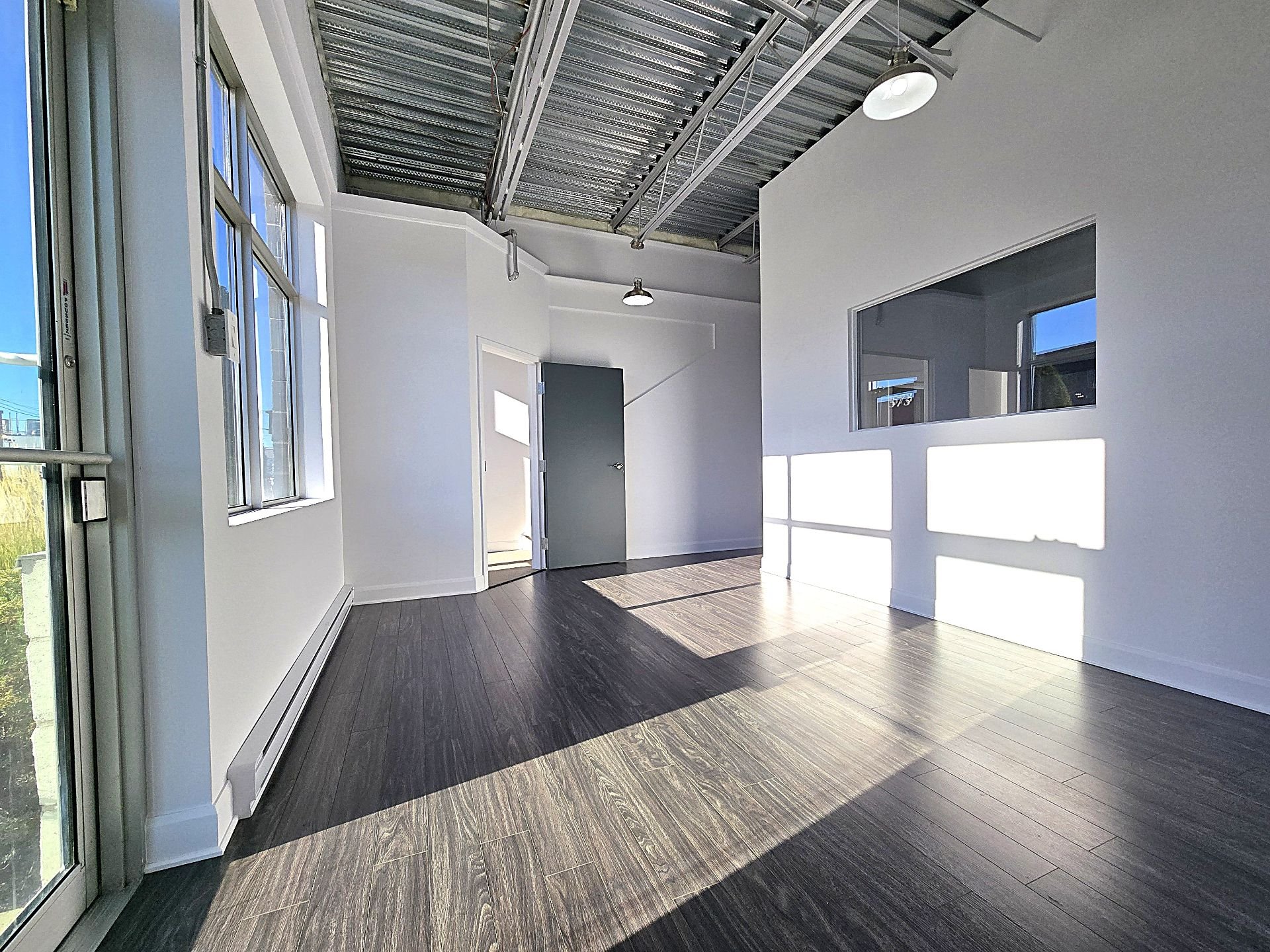 573 Boul. du Curé-Boivin, Boisbriand, Quebec J7G2A8, ,Industriel,For Rent,Boul. du Curé-Boivin,14385339