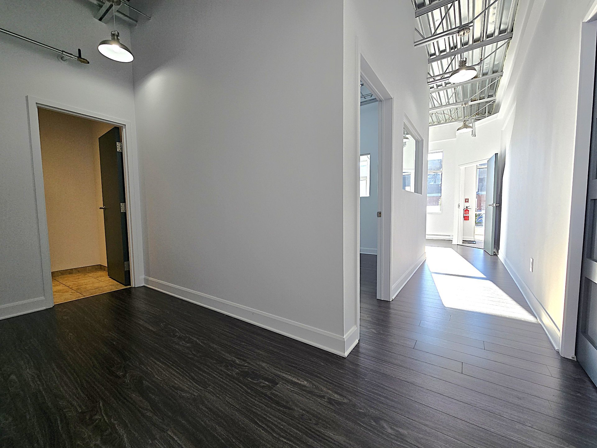 573 Boul. du Curé-Boivin, Boisbriand, Quebec J7G2A8, ,Industriel,For Rent,Boul. du Curé-Boivin,14385339