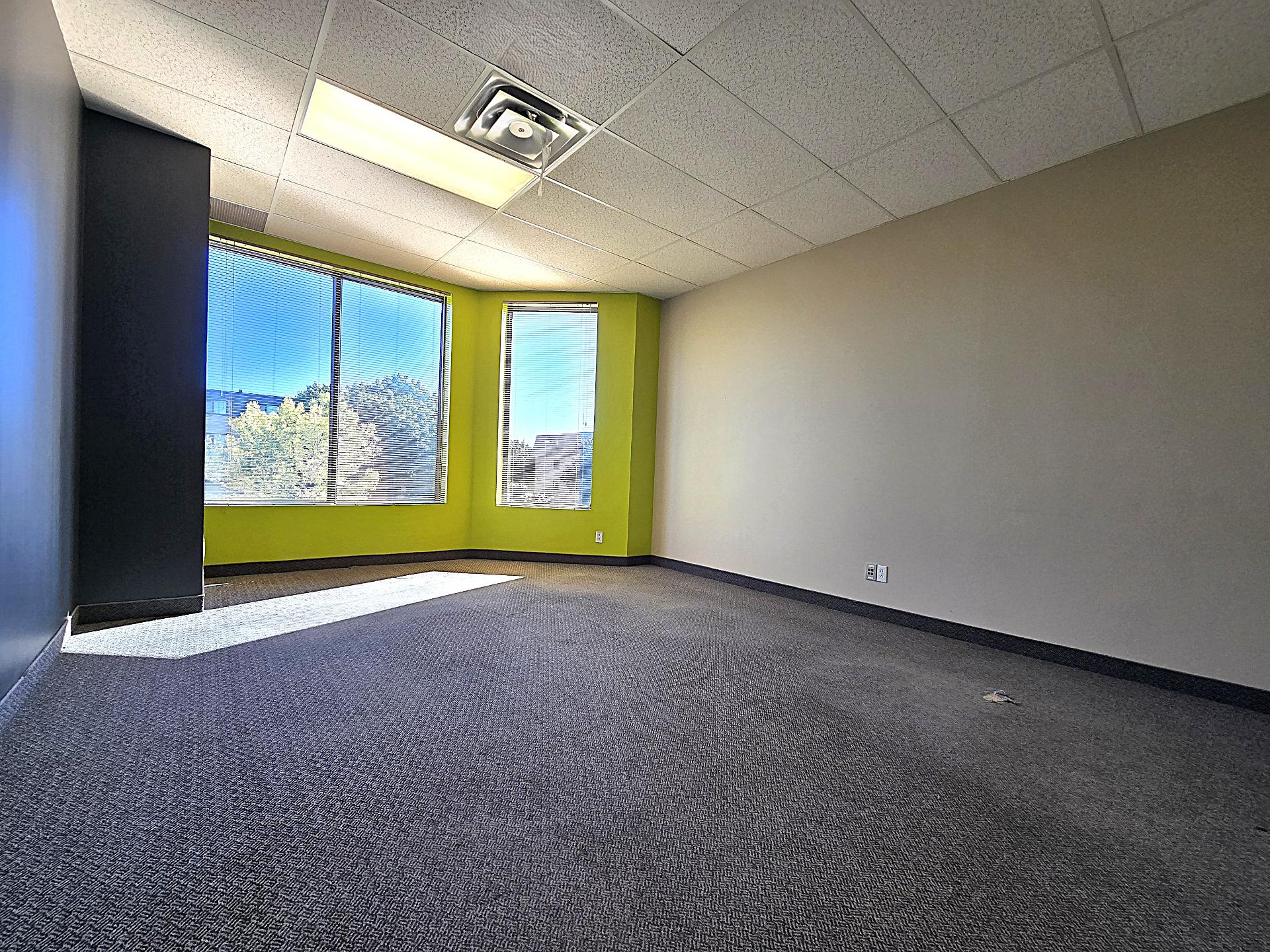 515 Boul. de la Concorde O., Laval (Laval-des-Rapides), Quebec H7N5L9, ,Commercial,For Rent,Boul. de la Concorde O.,27799919