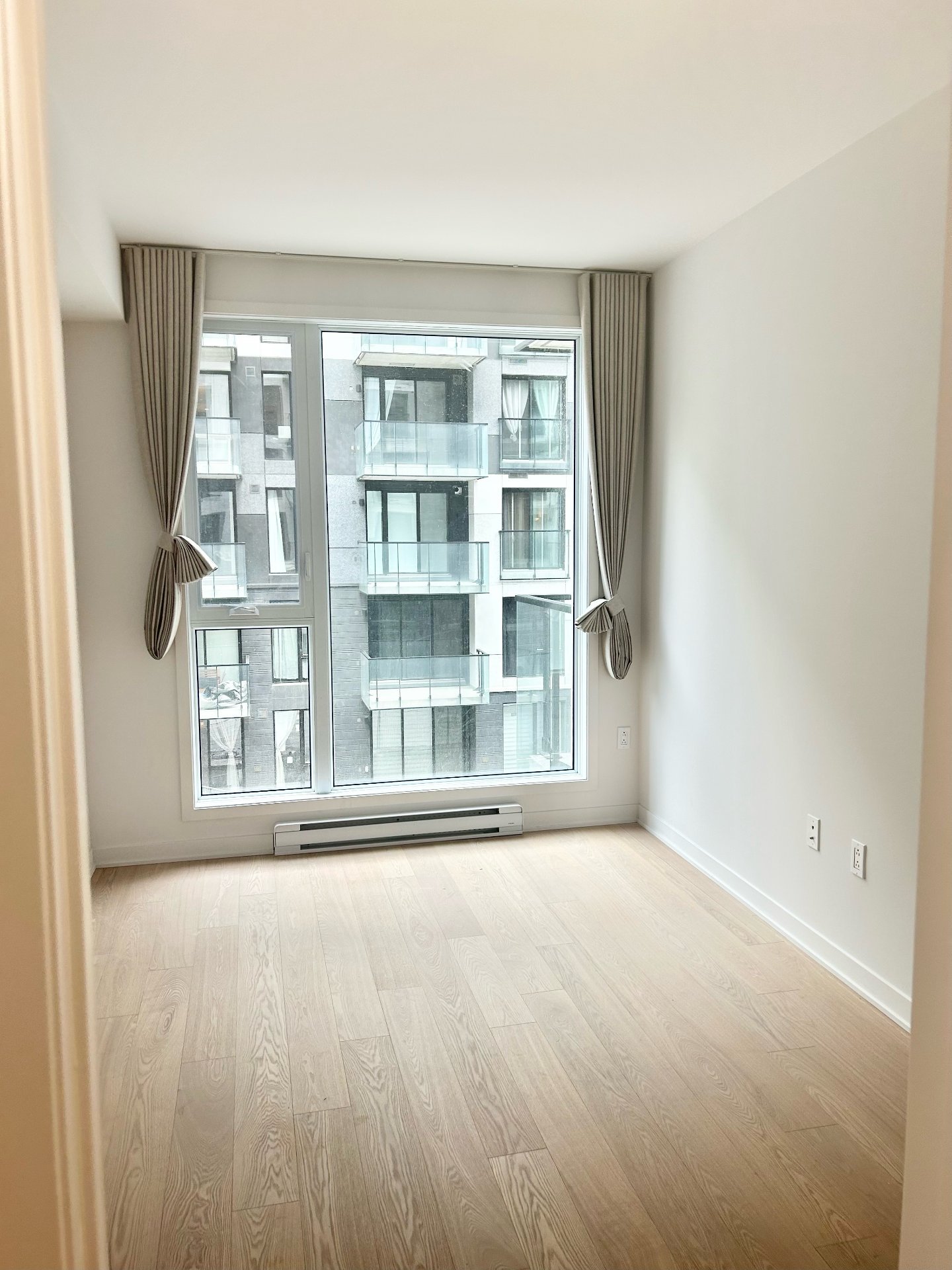 1485 Rue des Bassins, Montréal (Le Sud-Ouest), Quebec H3C1B7, 1 Bedroom Bedrooms, 5 Rooms Rooms,1 BathroomBathrooms,Residential,For Sale,Rue des Bassins,11739344