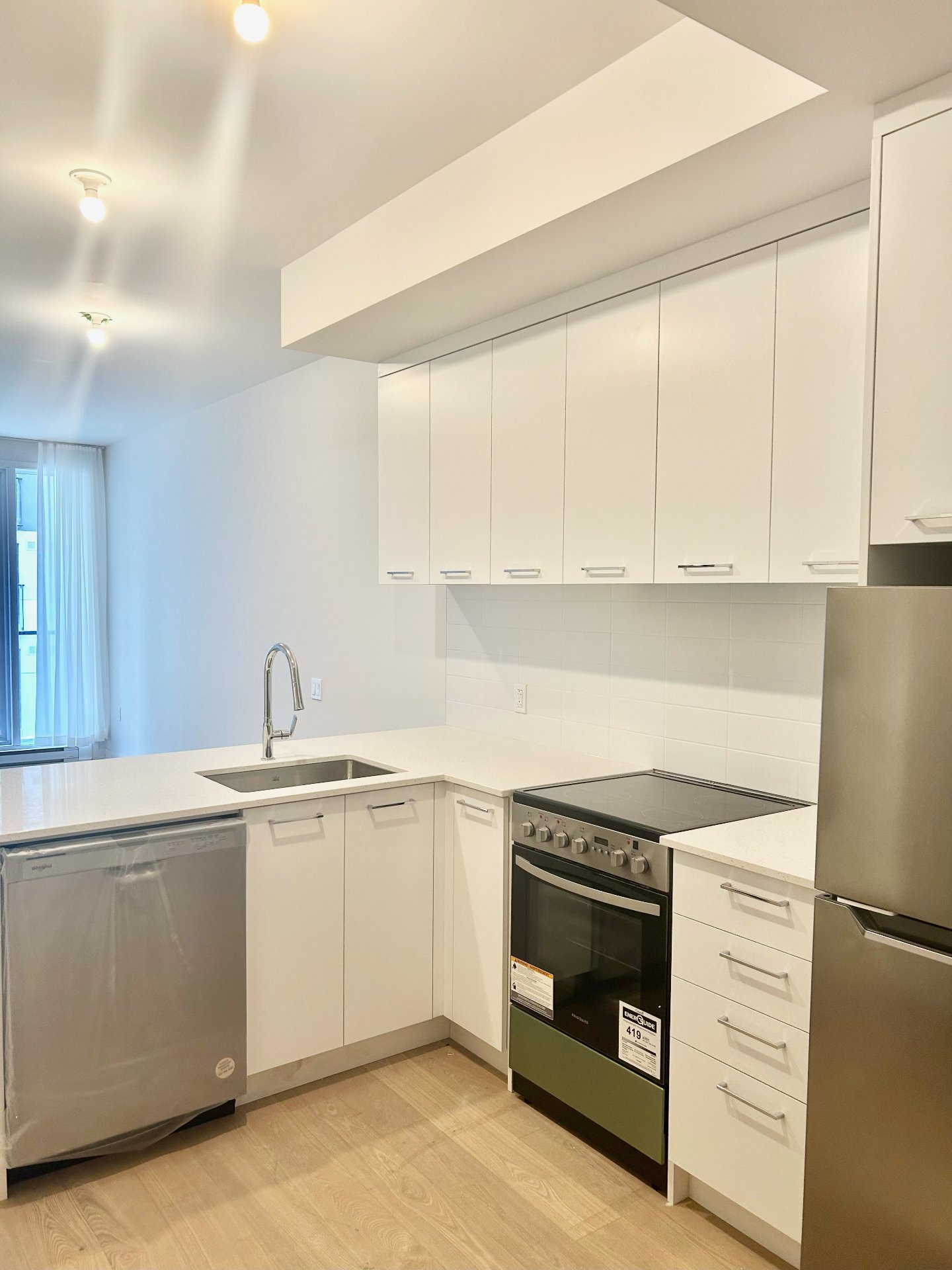 1485 Rue des Bassins, Montréal (Le Sud-Ouest), Quebec H3C1B7, 1 Bedroom Bedrooms, 5 Rooms Rooms,1 BathroomBathrooms,Residential,For Sale,Rue des Bassins,11739344