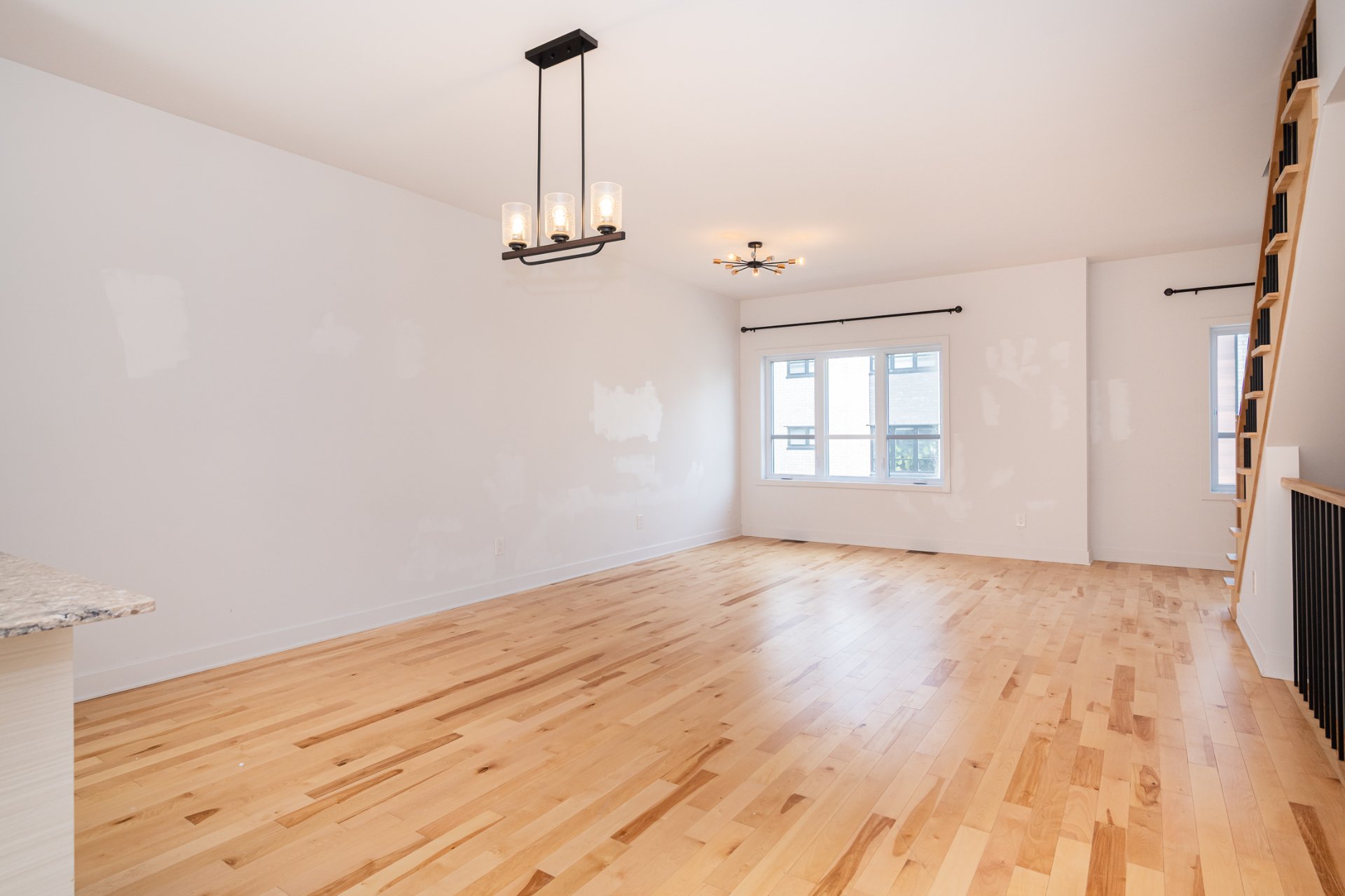 50Z Rue Napoléon, Sainte-Thérèse, Quebec J7E1H6, 4 Chambres Chambres, 10 Chambres Chambres,2 Salle de bainSalle de bain,Résidentiel,À vendre,Rue Napoléon,28435754