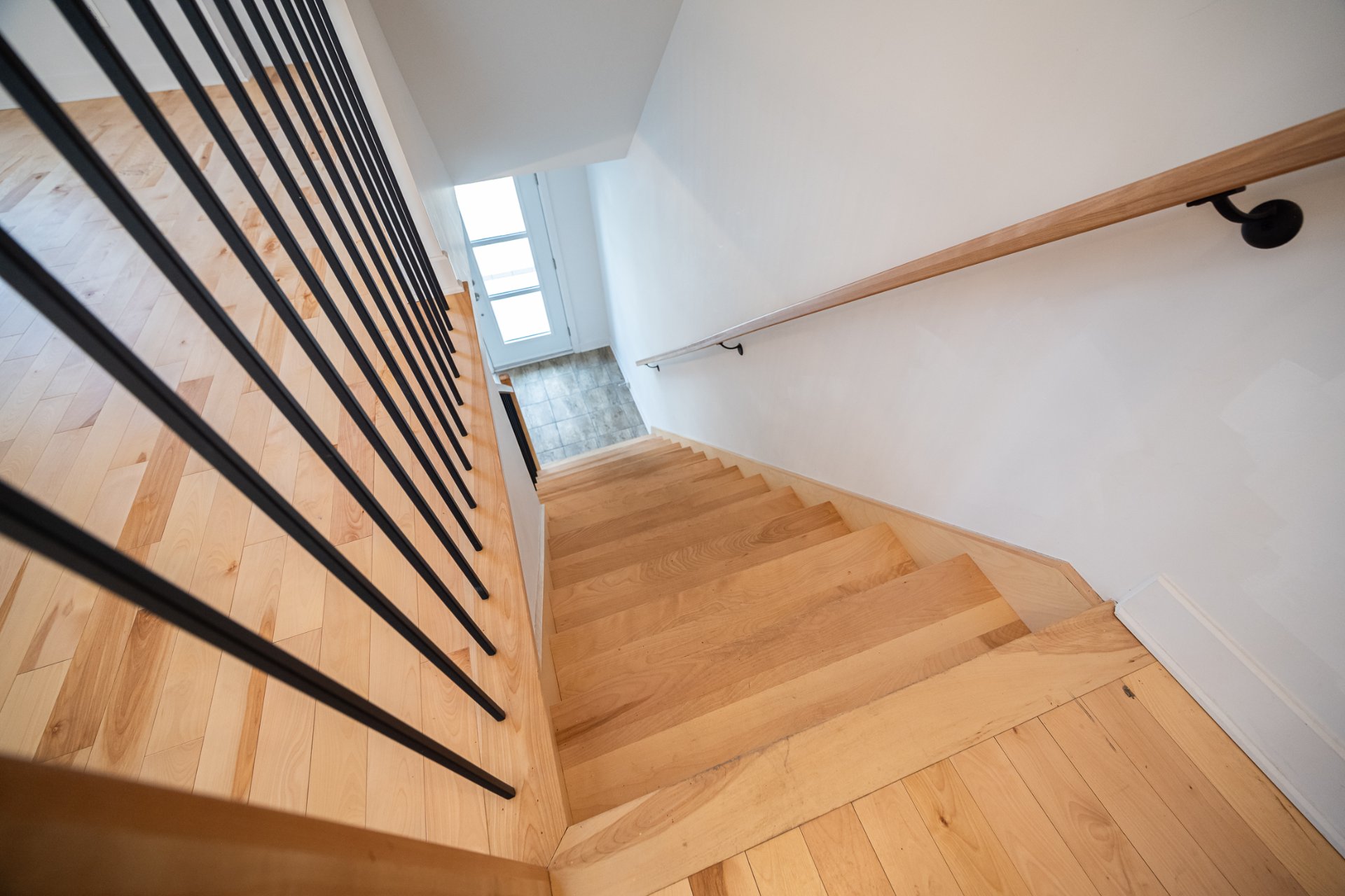 50Z Rue Napoléon, Sainte-Thérèse, Quebec J7E1H6, 4 Chambres Chambres, 10 Chambres Chambres,2 Salle de bainSalle de bain,Résidentiel,À vendre,Rue Napoléon,28435754