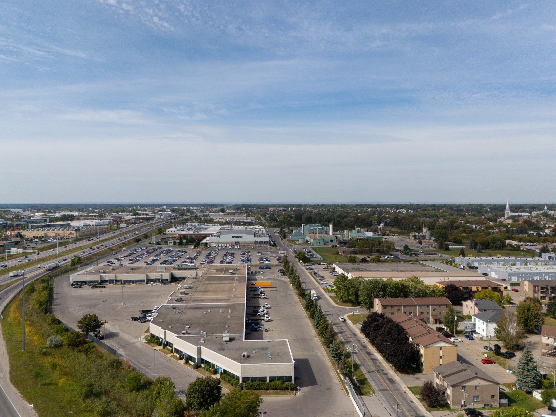 50Z Rue Napoléon, Sainte-Thérèse, Quebec J7E1H6, 4 Chambres Chambres, 10 Chambres Chambres,2 Salle de bainSalle de bain,Résidentiel,À vendre,Rue Napoléon,28435754