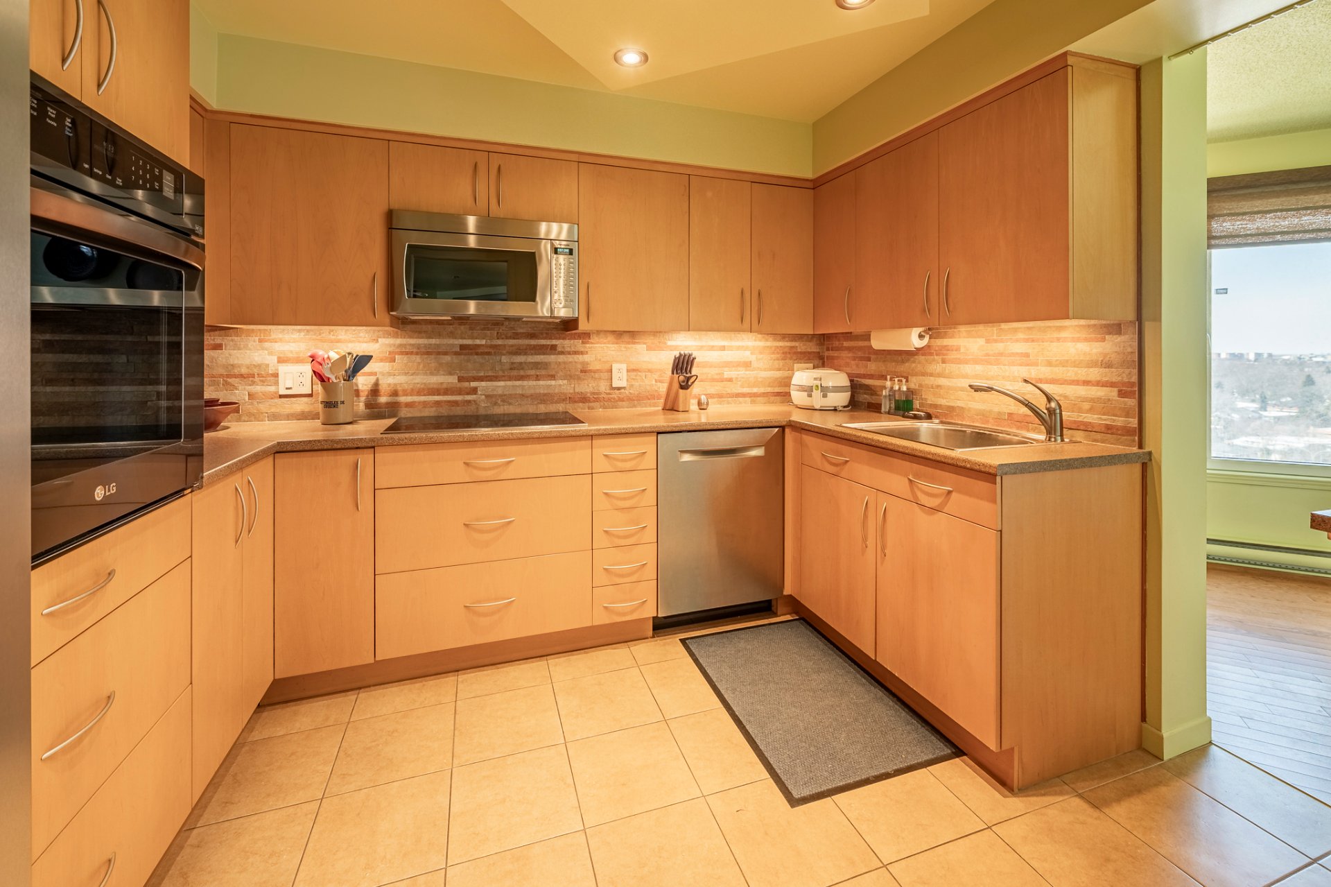 5115 Boul. de l'Assomption, Montréal (Rosemont/La Petite-Patrie), Quebec H1T4B2, 2 Chambres Chambres, 7 Chambres Chambres,1 Salle de bainsSalle de bain,Résidentiel,À vendre,Boul. de l'Assomption,15419471