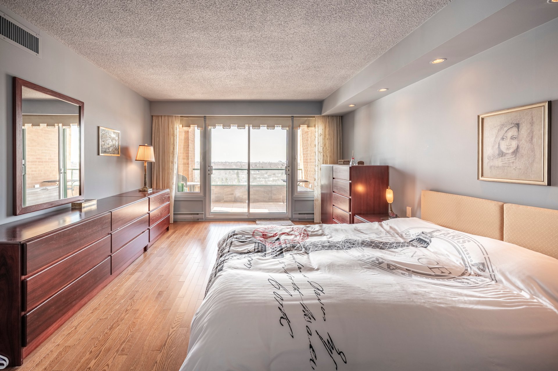 5115 Boul. de l'Assomption, Montréal (Rosemont/La Petite-Patrie), Quebec H1T4B2, 2 Chambres Chambres, 7 Chambres Chambres,1 Salle de bainsSalle de bain,Résidentiel,À vendre,Boul. de l'Assomption,15419471