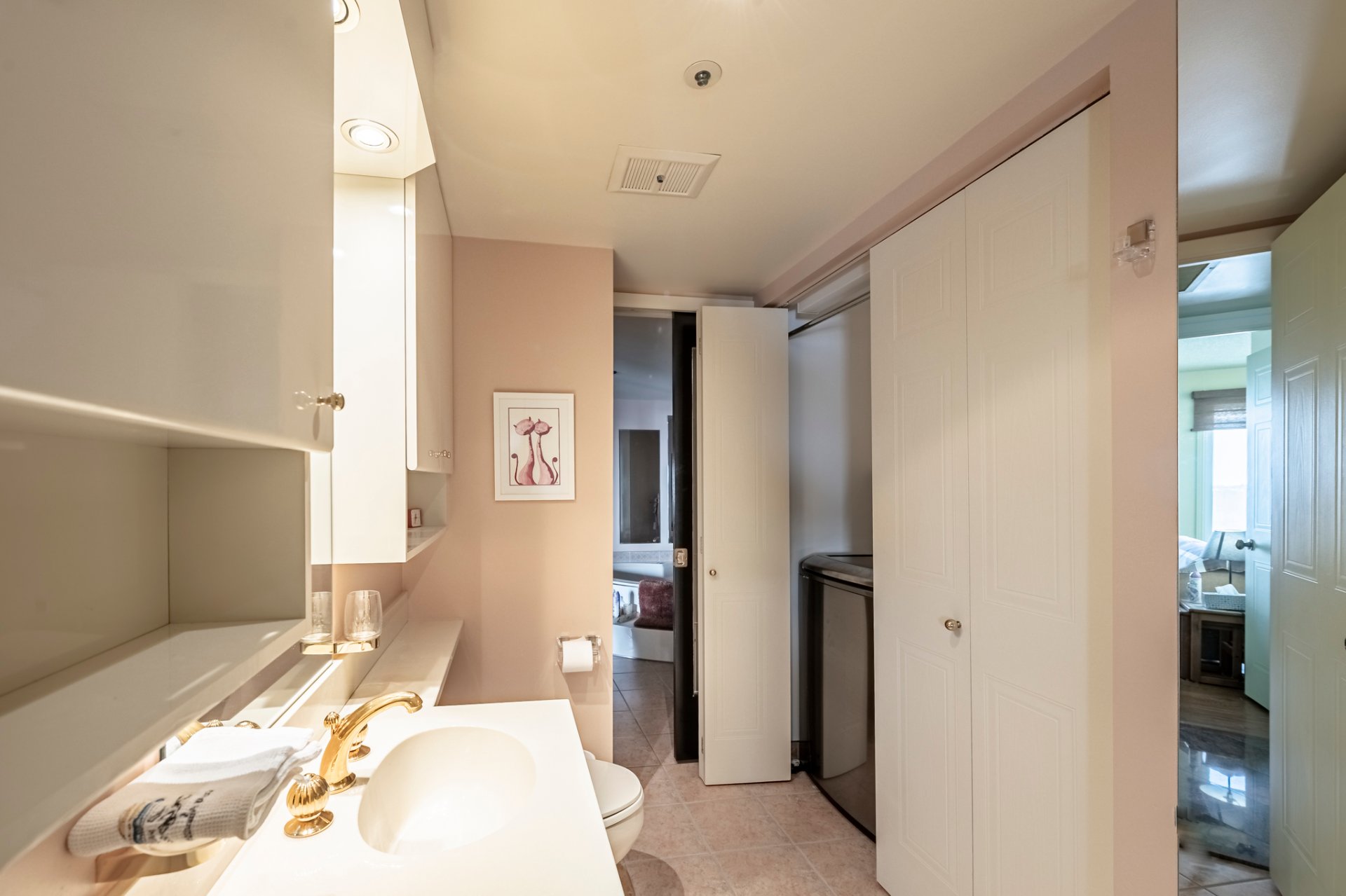 5115 Boul. de l'Assomption, Montréal (Rosemont/La Petite-Patrie), Quebec H1T4B2, 2 Chambres Chambres, 7 Chambres Chambres,1 Salle de bainsSalle de bain,Résidentiel,À vendre,Boul. de l'Assomption,15419471