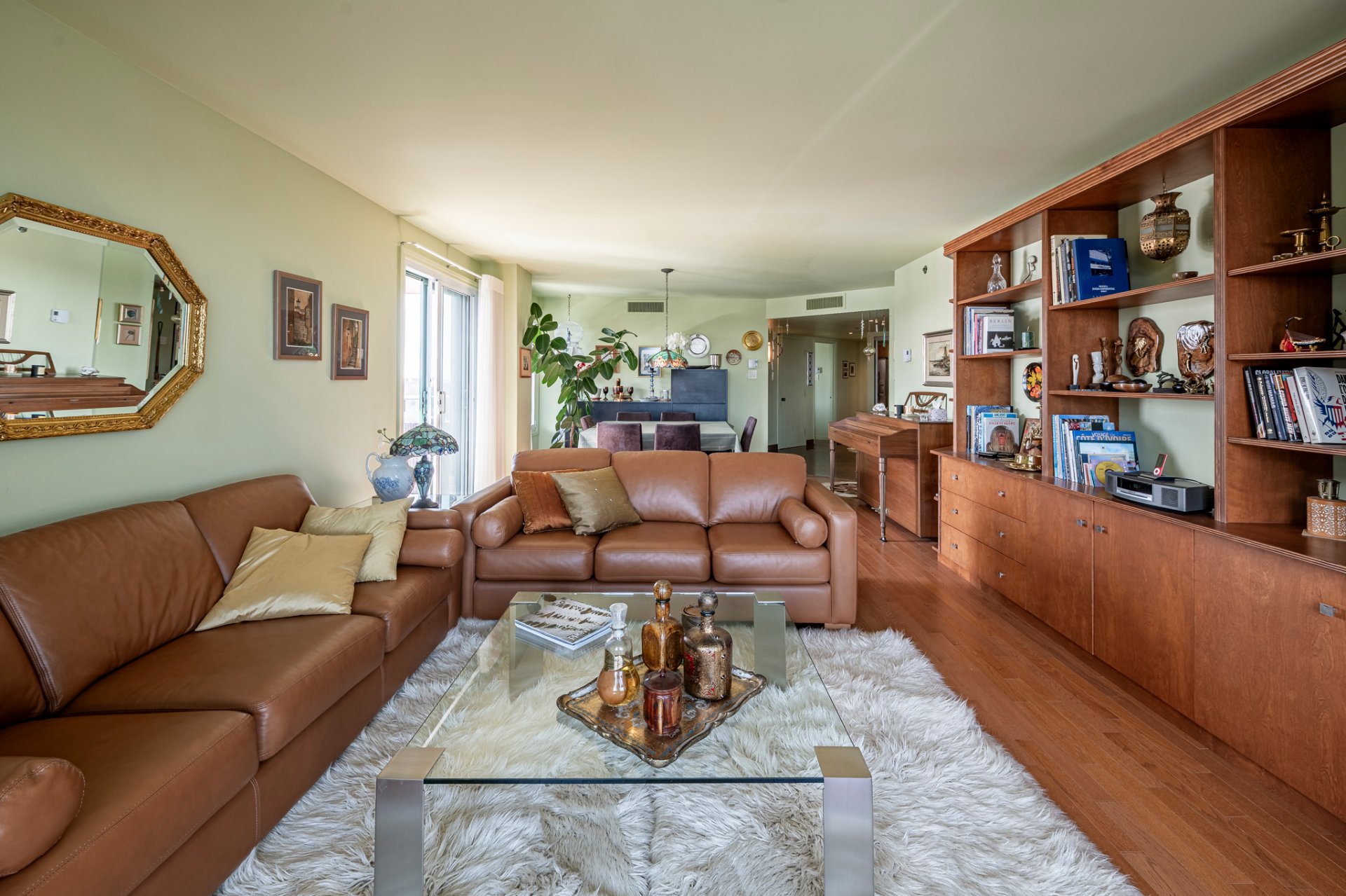 5115 Boul. de l'Assomption, Montréal (Rosemont/La Petite-Patrie), Quebec H1T4B2, 2 Chambres Chambres, 7 Chambres Chambres,1 Salle de bainsSalle de bain,Résidentiel,À vendre,Boul. de l'Assomption,15419471