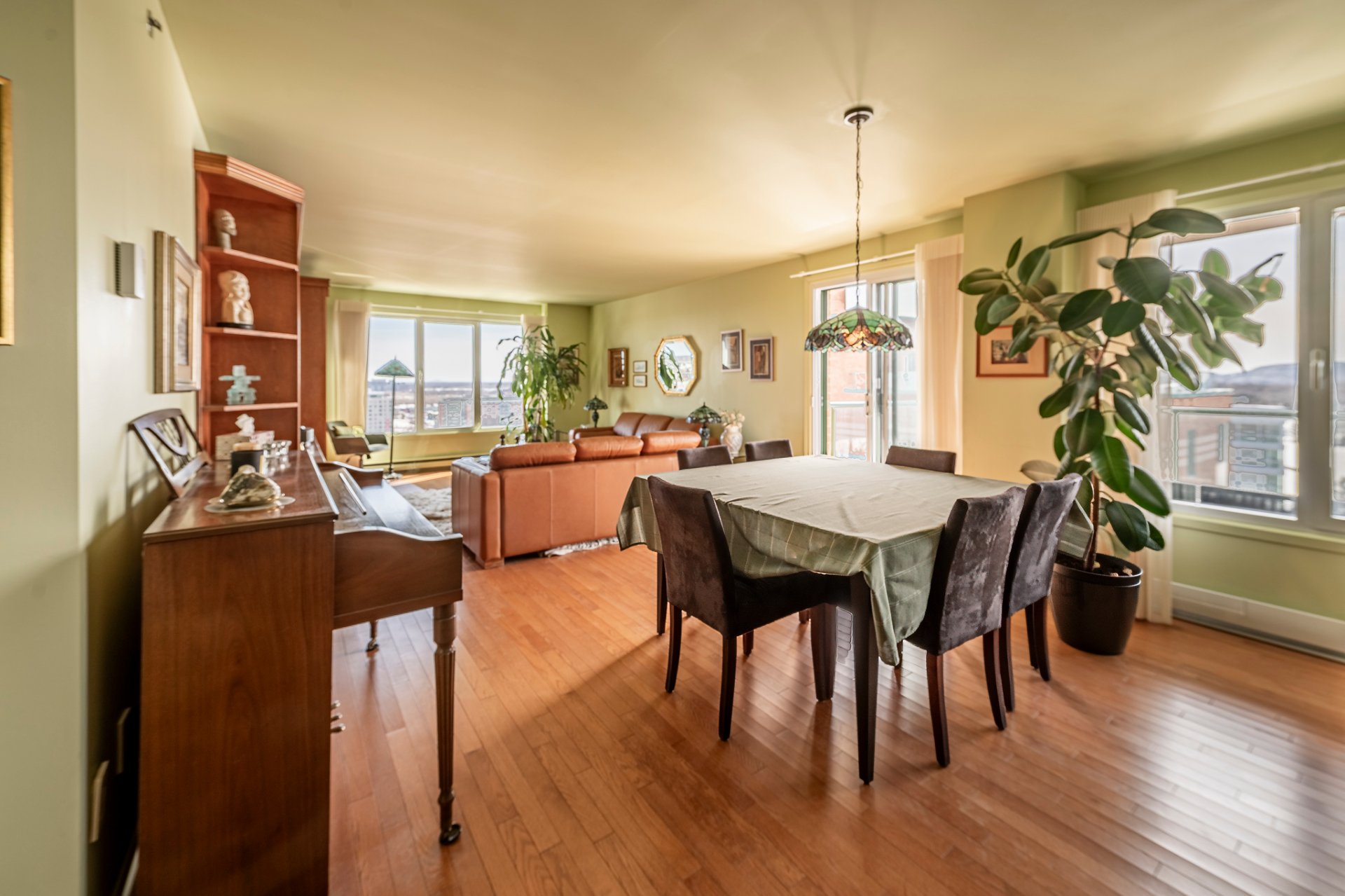 5115 Boul. de l'Assomption, Montréal (Rosemont/La Petite-Patrie), Quebec H1T4B2, 2 Chambres Chambres, 7 Chambres Chambres,1 Salle de bainsSalle de bain,Résidentiel,À vendre,Boul. de l'Assomption,15419471