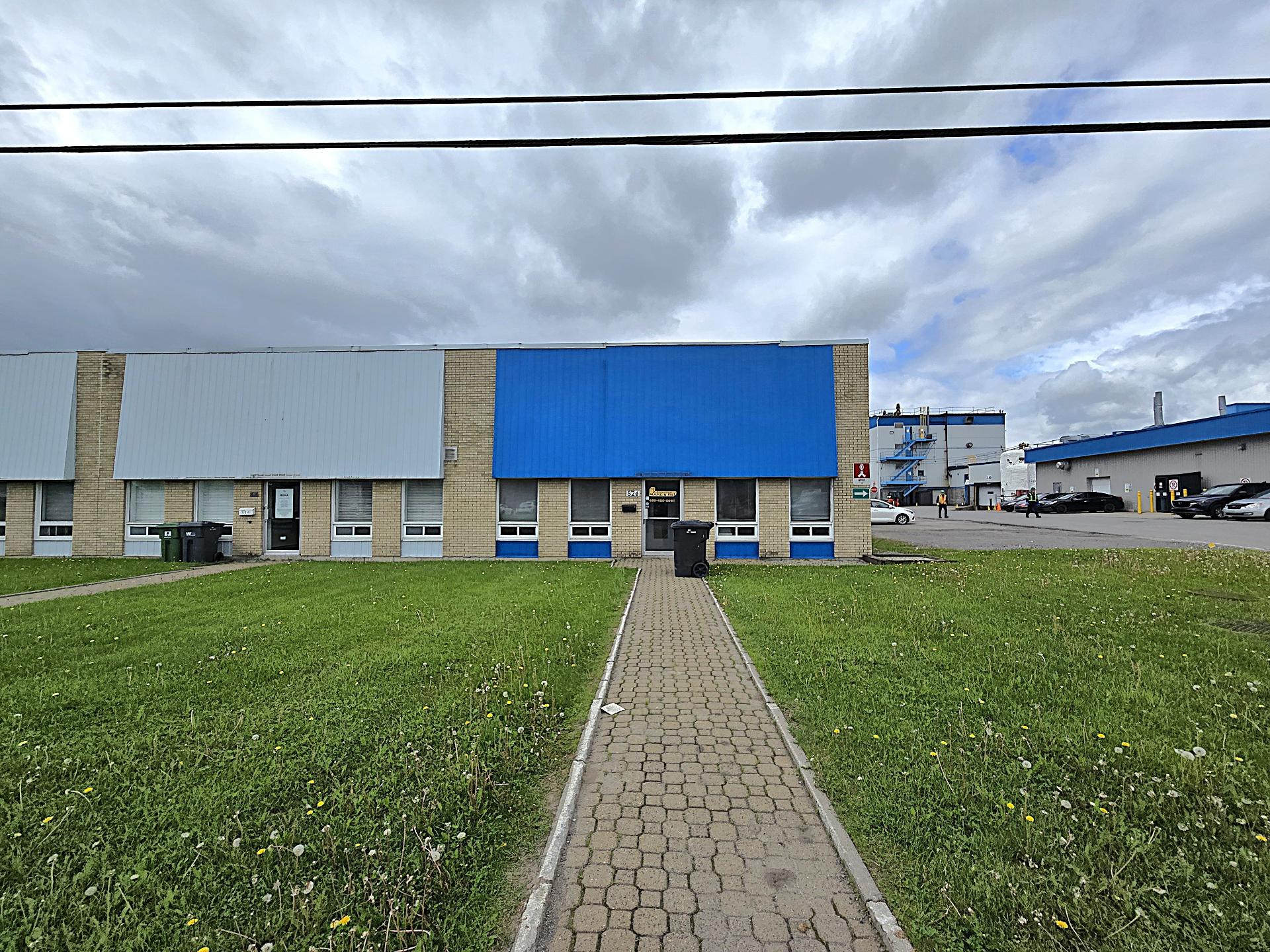 824 Boul. du Curé-Boivin, Boisbriand, Quebec J7G2A7, ,Industriel,For Rent,Boul. du Curé-Boivin,9586298