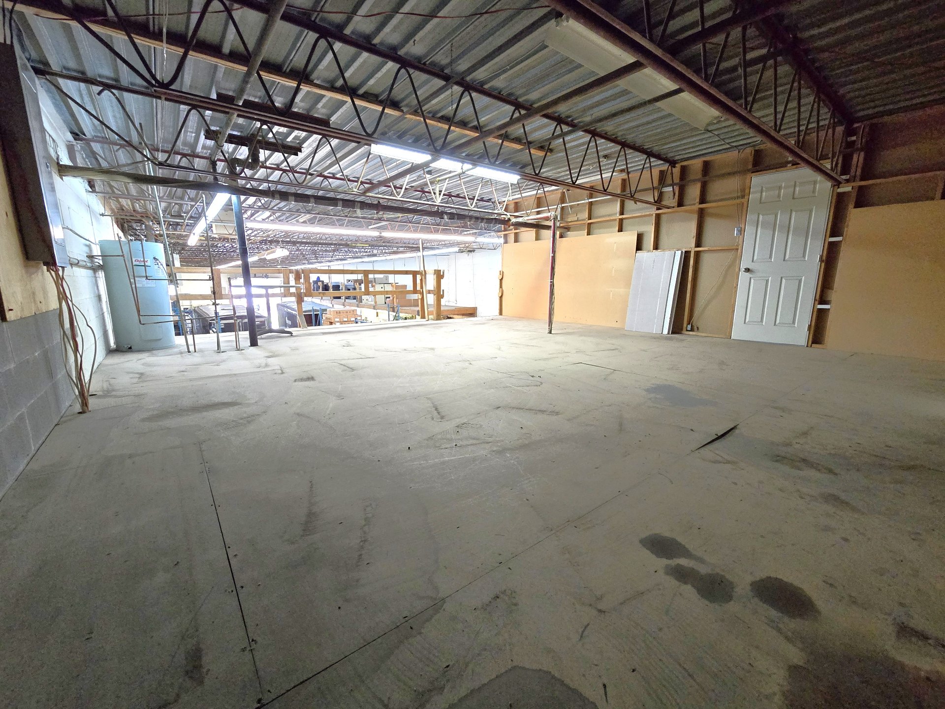 824 Boul. du Curé-Boivin, Boisbriand, Quebec J7G2A7, ,Industriel,For Rent,Boul. du Curé-Boivin,9586298