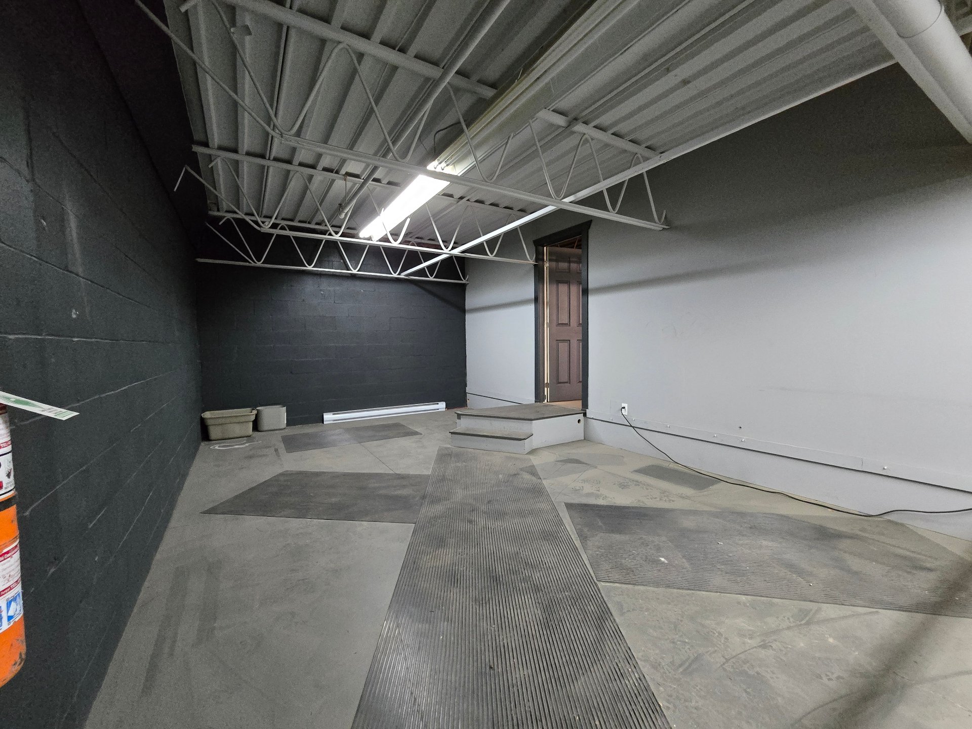 824 Boul. du Curé-Boivin, Boisbriand, Quebec J7G2A7, ,Industriel,For Rent,Boul. du Curé-Boivin,9586298