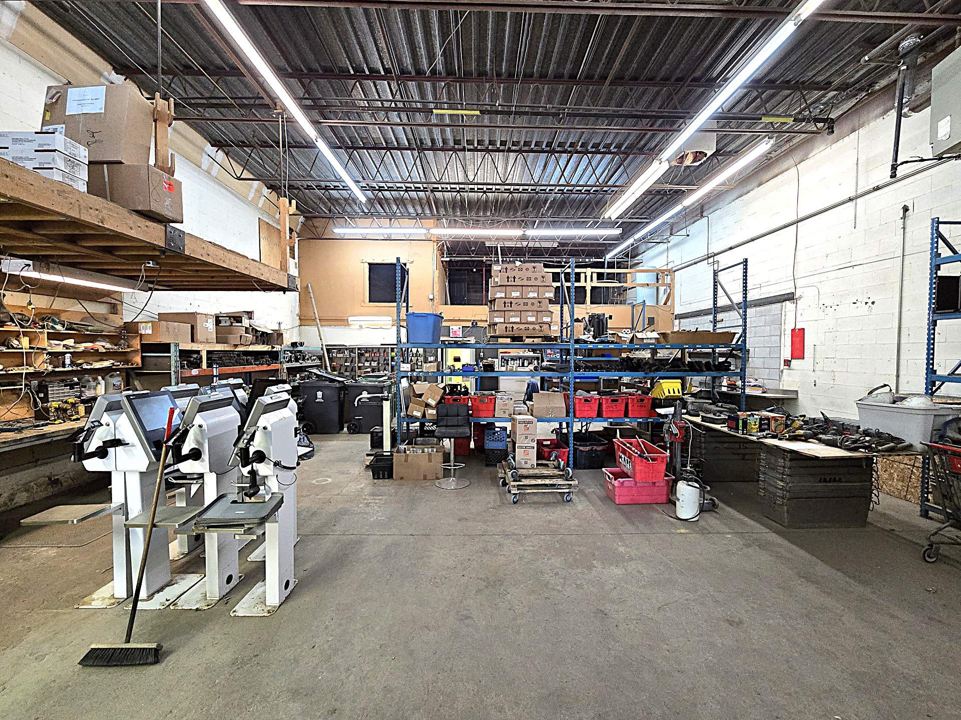 824 Boul. du Curé-Boivin, Boisbriand, Quebec J7G2A7, ,Industriel,For Rent,Boul. du Curé-Boivin,9586298