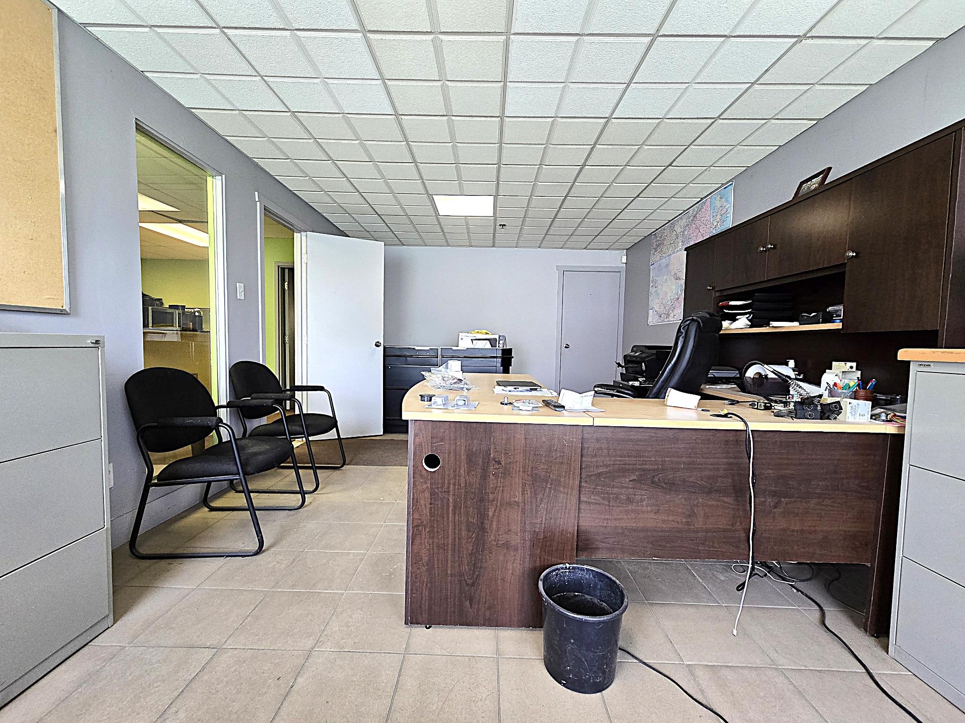 824 Boul. du Curé-Boivin, Boisbriand, Quebec J7G2A7, ,Industriel,For Rent,Boul. du Curé-Boivin,9586298