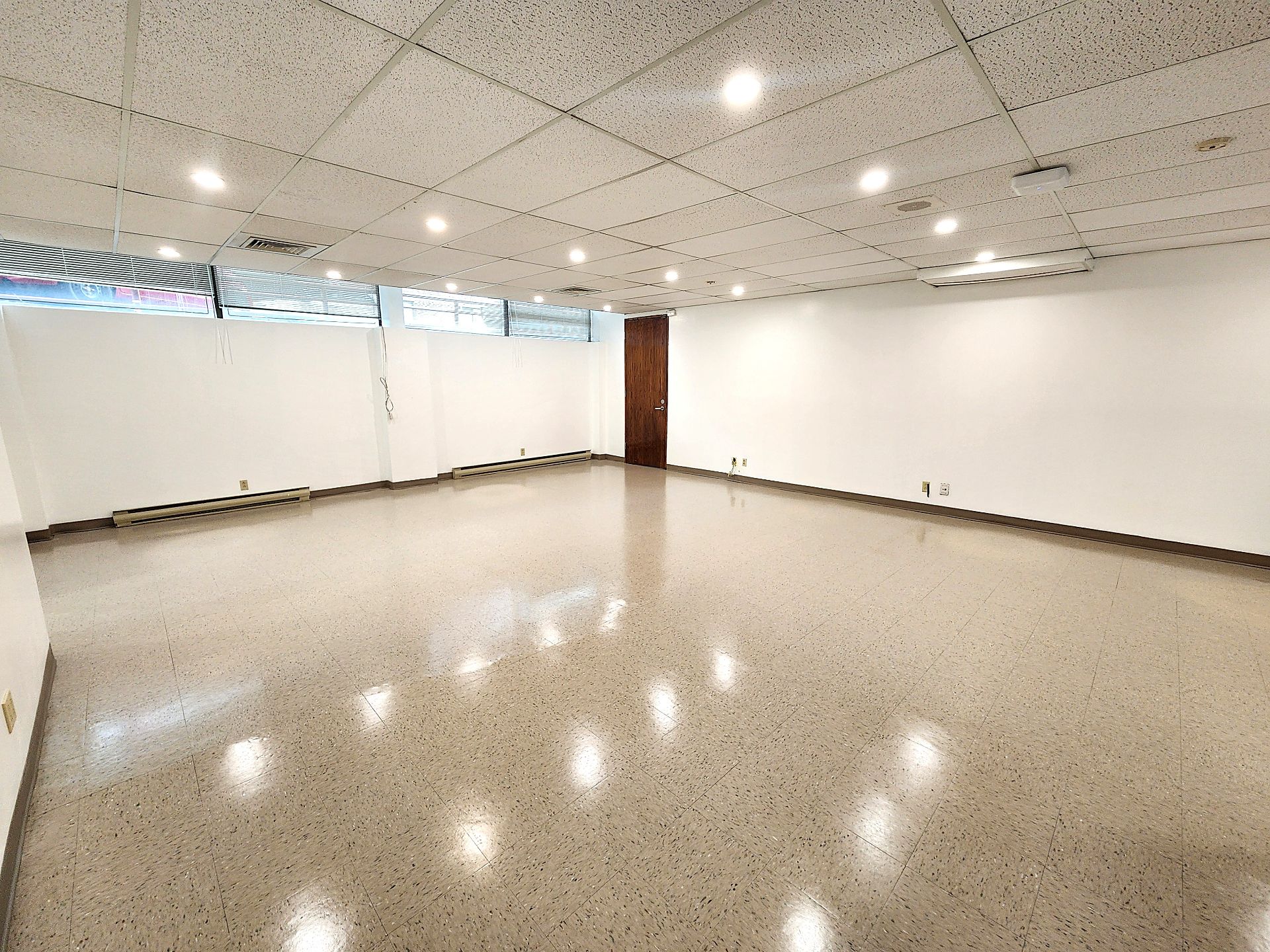 1405 Boul. Henri-Bourassa O., Montréal (Ahuntsic-Cartierville), Quebec H3M3B2, ,Commercial,For Sale,Boul. Henri-Bourassa O.,18940872