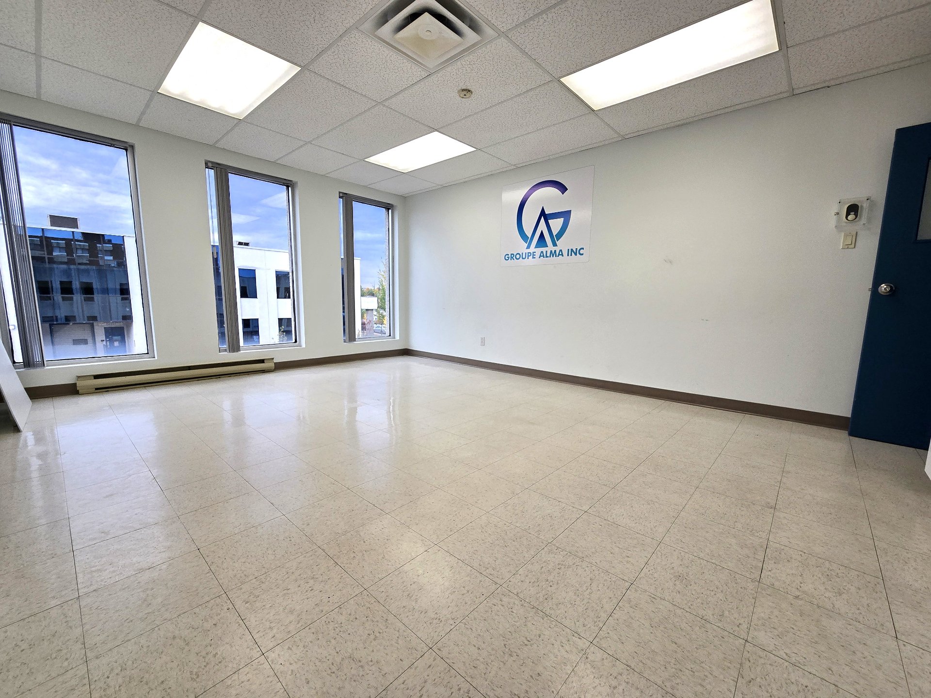 1405 Boul. Henri-Bourassa O., Montréal (Ahuntsic-Cartierville), Quebec H3M3B2, ,Commercial,For Sale,Boul. Henri-Bourassa O.,18940872