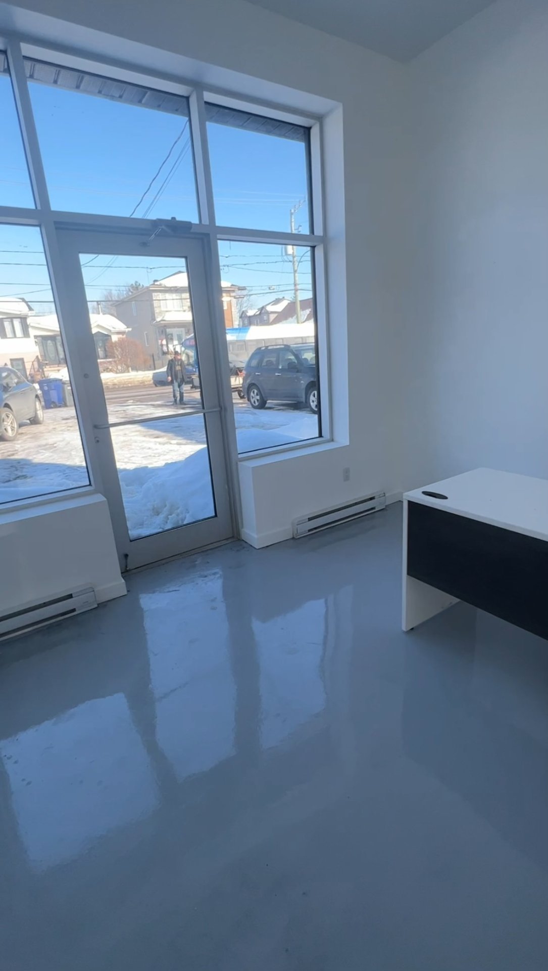 934 Mtée Champagne, Laval (Sainte-Dorothée), Quebec H7X3V4, ,Commercial,For Rent,Mtée Champagne,22990698