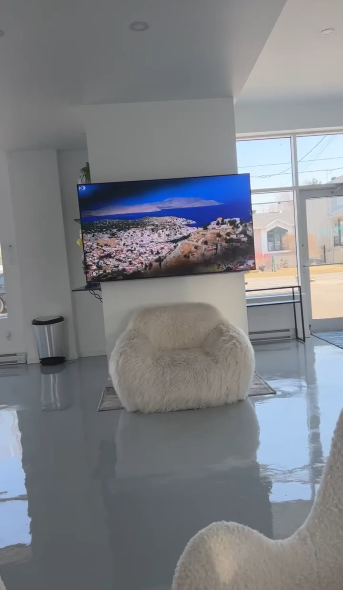 934 Mtée Champagne, Laval (Sainte-Dorothée), Quebec H7X3V4, ,Commercial,For Rent,Mtée Champagne,22990698