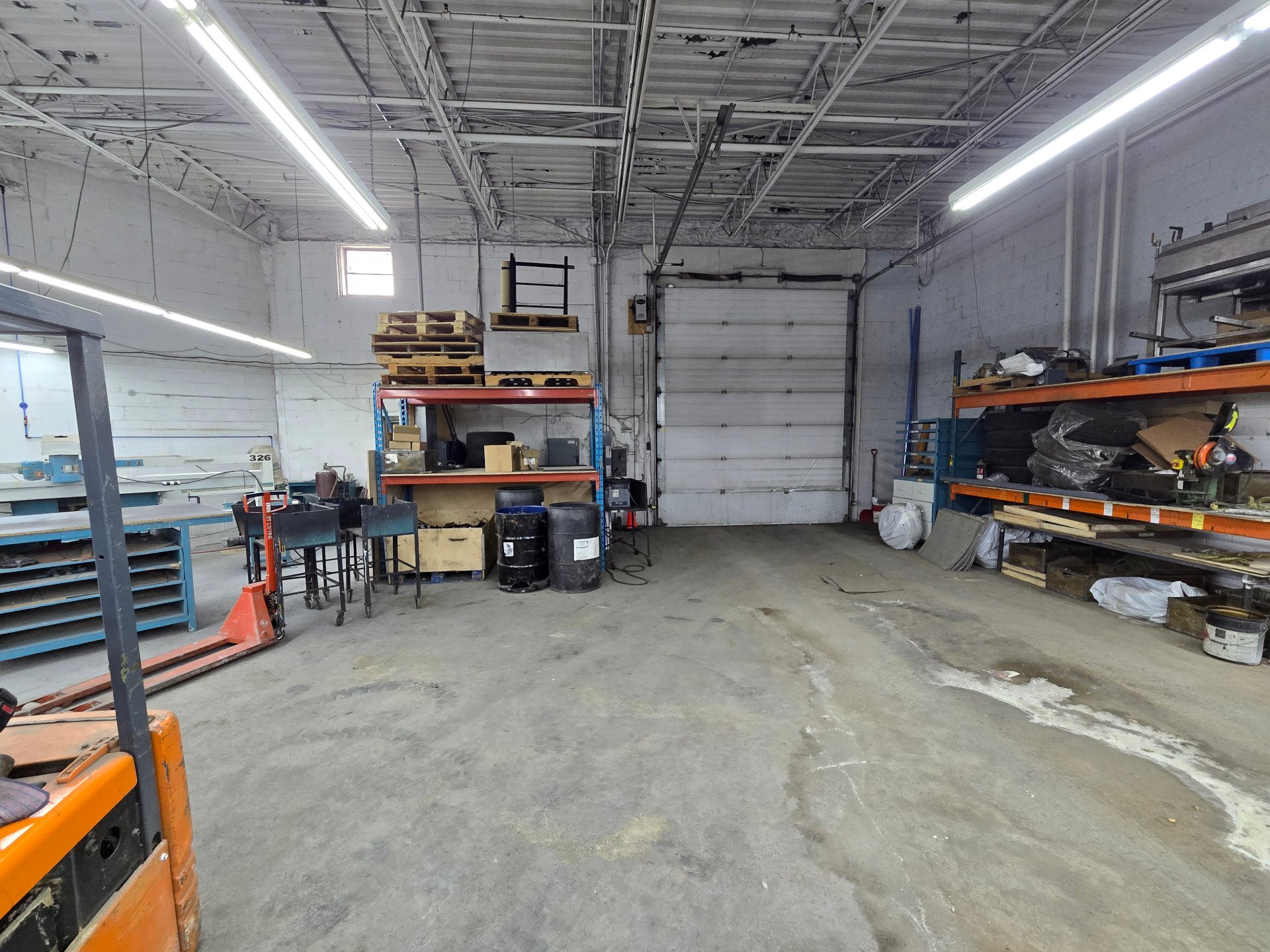 2617 Boul. Le Corbusier, Laval (Chomedey), Quebec H7S2E8, ,Industriel,For Rent,Boul. Le Corbusier,16785898