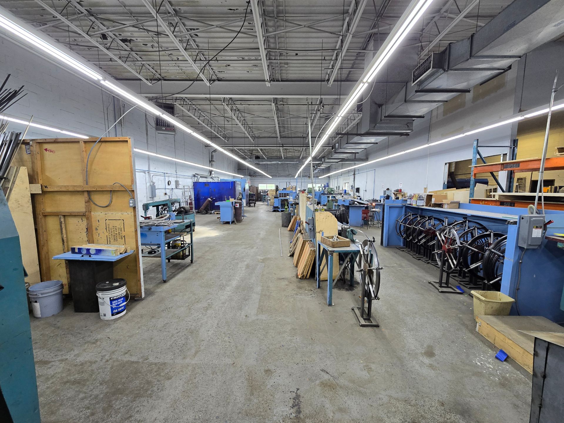 2617 Boul. Le Corbusier, Laval (Chomedey), Quebec H7S2E8, ,Industriel,For Rent,Boul. Le Corbusier,16785898