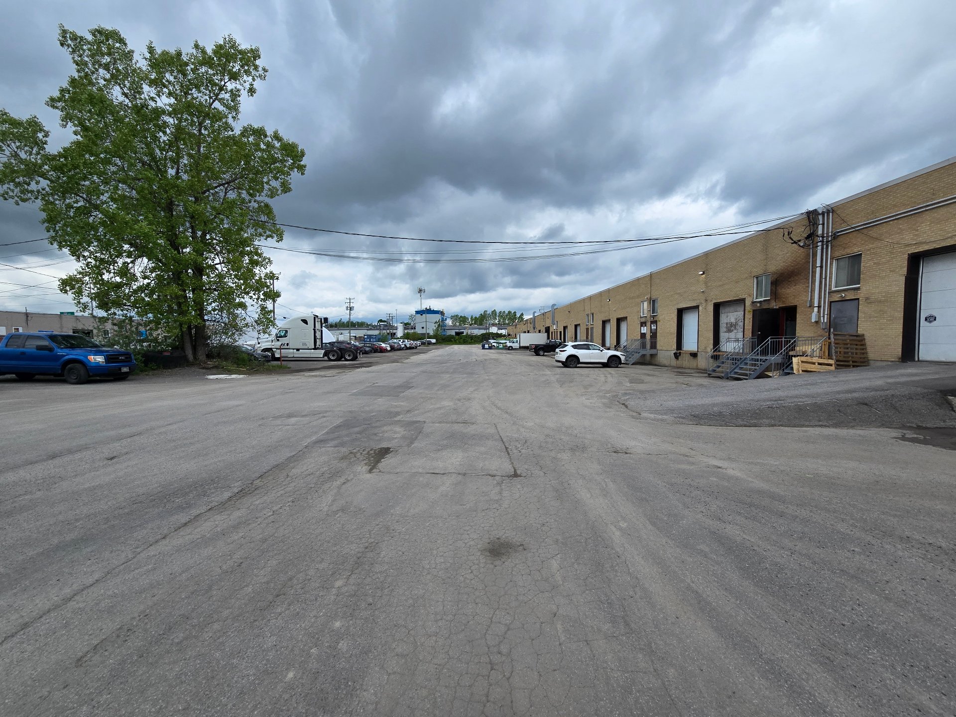 664 Boul. du Curé-Boivin 674, Boisbriand, Quebec J7G2A7, ,Industriel,For Rent,Boul. du Curé-Boivin,10927871