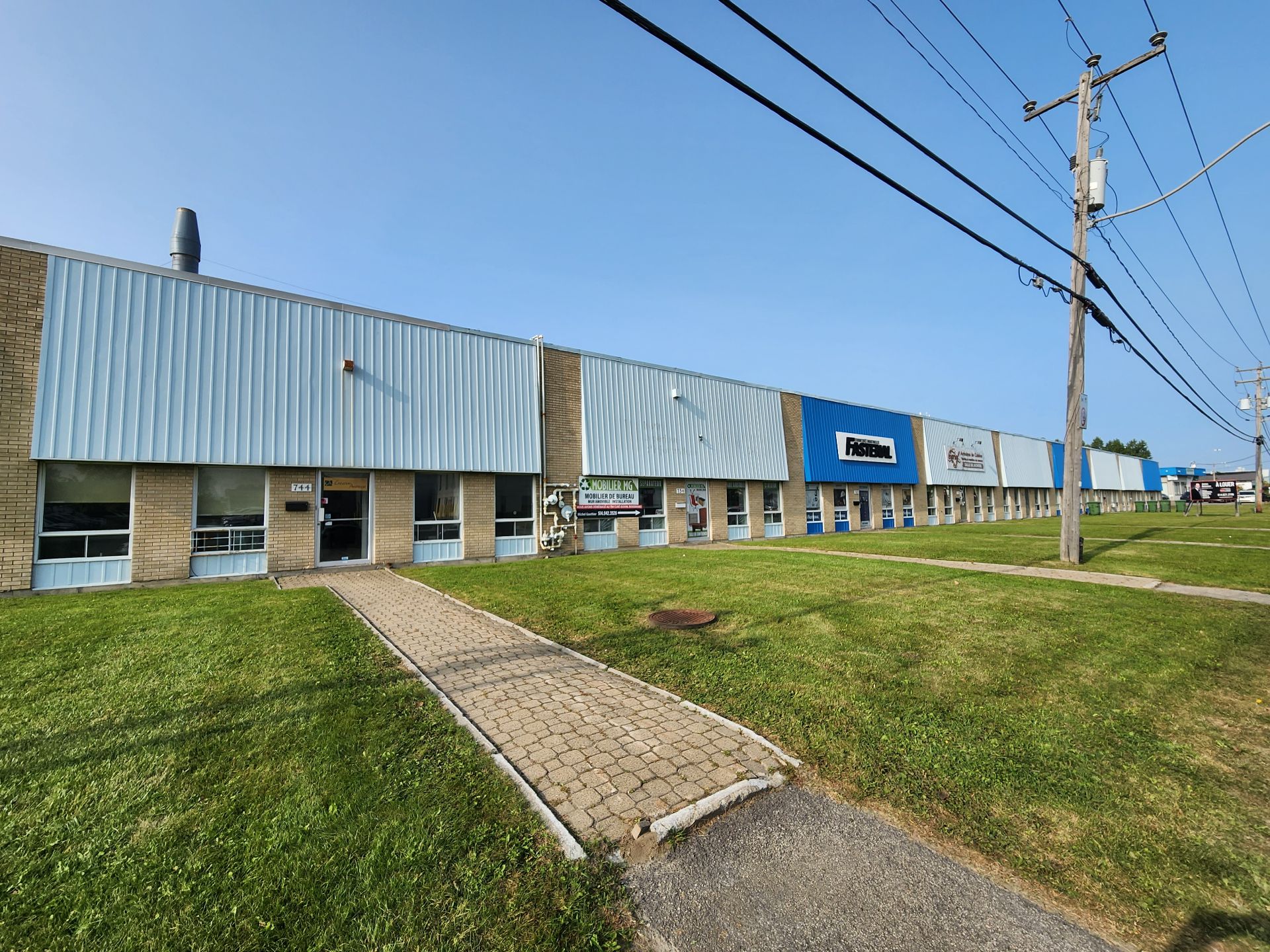 664 Boul. du Curé-Boivin 674, Boisbriand, Quebec J7G2A7, ,Industriel,For Rent,Boul. du Curé-Boivin,10927871