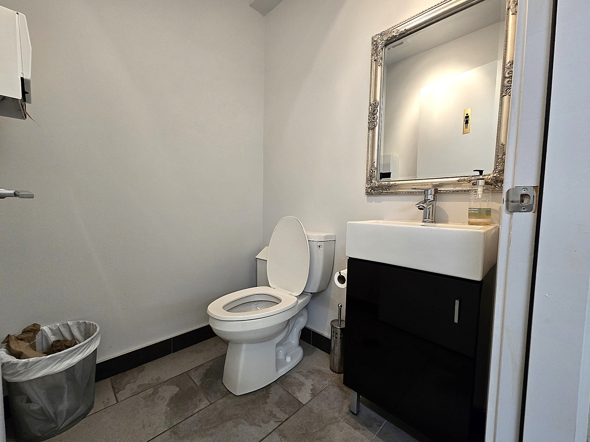 3591 Boul. de la Grande-Allée, Boisbriand, Quebec J7H1H5, ,Industriel,For Rent,Boul. de la Grande-Allée,19602764