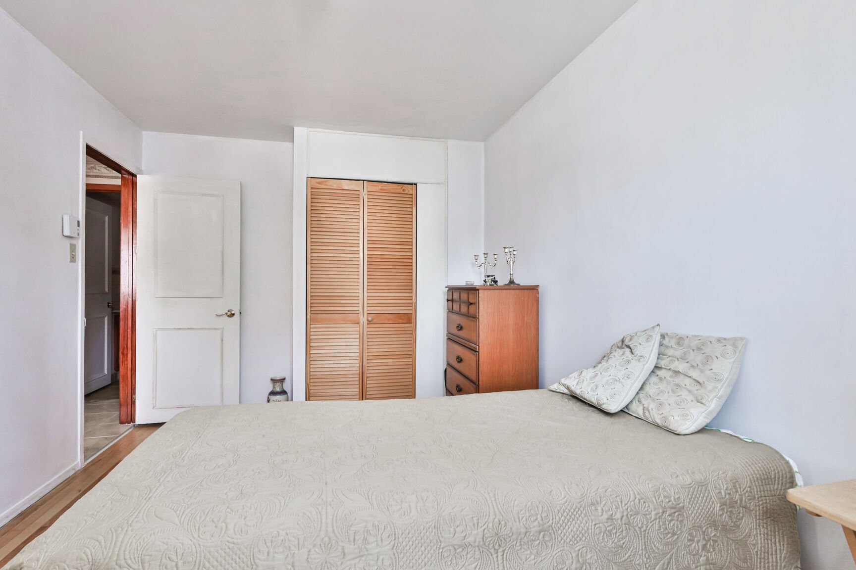 1860 Rue Favreau, Laval (Chomedey), Quebec H7T1X4, 3 Bedrooms Bedrooms, 13 Rooms Rooms,3 BathroomsBathrooms,Multi-family (2 to 5 units),For Sale,Rue Favreau,13168530