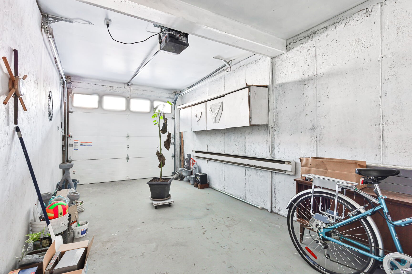 1860 Rue Favreau, Laval (Chomedey), Quebec H7T1X4, 3 Bedrooms Bedrooms, 13 Rooms Rooms,3 BathroomsBathrooms,Multi-family (2 to 5 units),For Sale,Rue Favreau,13168530