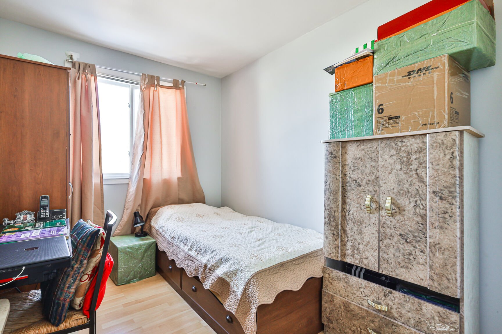 1860 Rue Favreau, Laval (Chomedey), Quebec H7T1X4, 3 Bedrooms Bedrooms, 13 Rooms Rooms,3 BathroomsBathrooms,Multi-family (2 to 5 units),For Sale,Rue Favreau,13168530