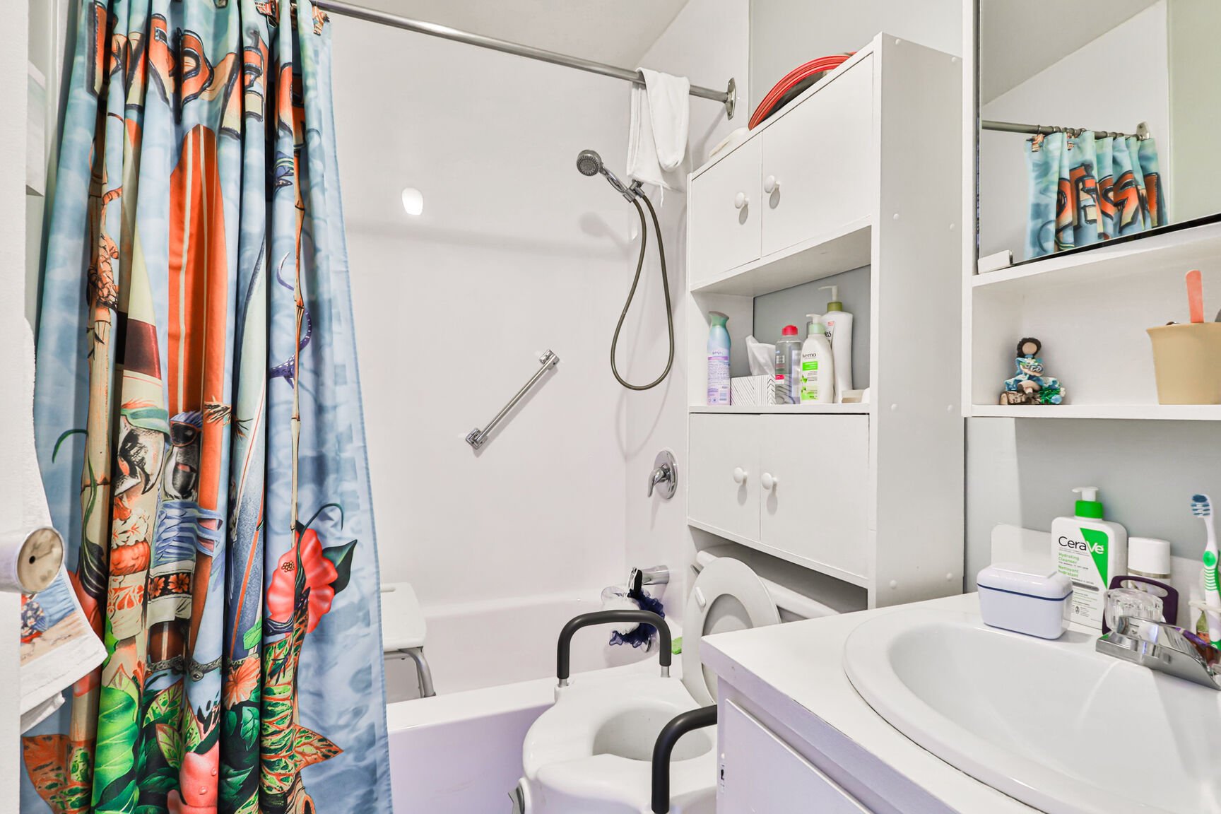 1860 Rue Favreau, Laval (Chomedey), Quebec H7T1X4, 3 Bedrooms Bedrooms, 13 Rooms Rooms,3 BathroomsBathrooms,Multi-family (2 to 5 units),For Sale,Rue Favreau,13168530