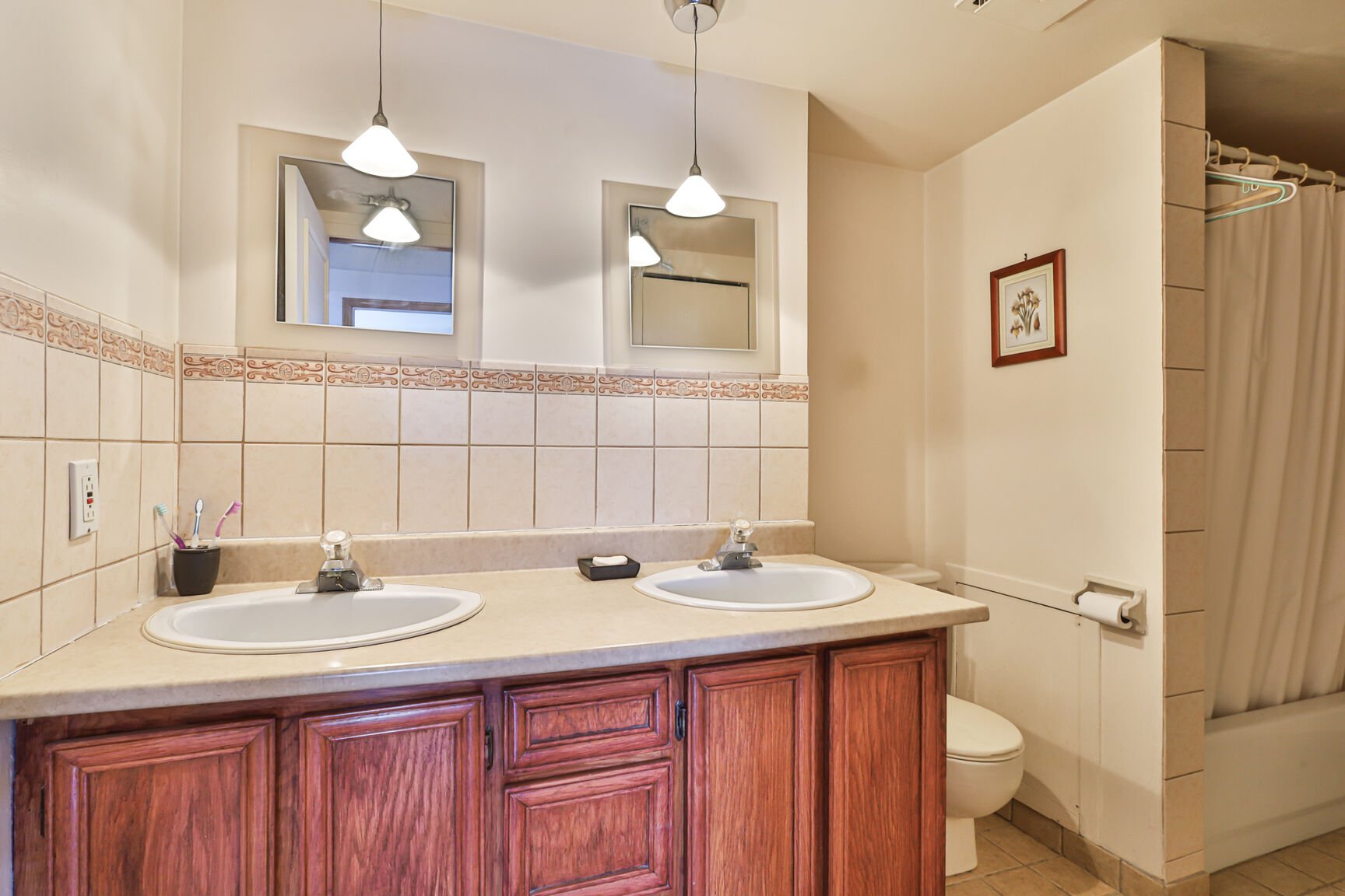 1860 Rue Favreau, Laval (Chomedey), Quebec H7T1X4, 3 Bedrooms Bedrooms, 13 Rooms Rooms,3 BathroomsBathrooms,Multi-family (2 to 5 units),For Sale,Rue Favreau,13168530