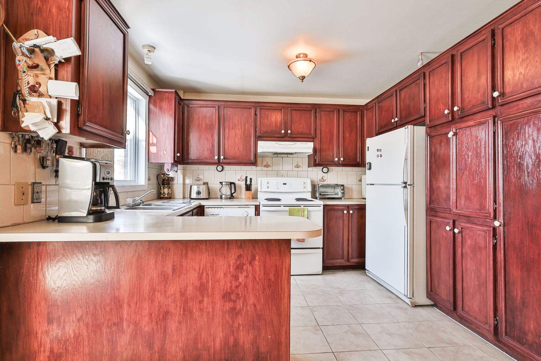 1860 Rue Favreau, Laval (Chomedey), Quebec H7T1X4, 3 Bedrooms Bedrooms, 13 Rooms Rooms,3 BathroomsBathrooms,Multi-family (2 to 5 units),For Sale,Rue Favreau,13168530