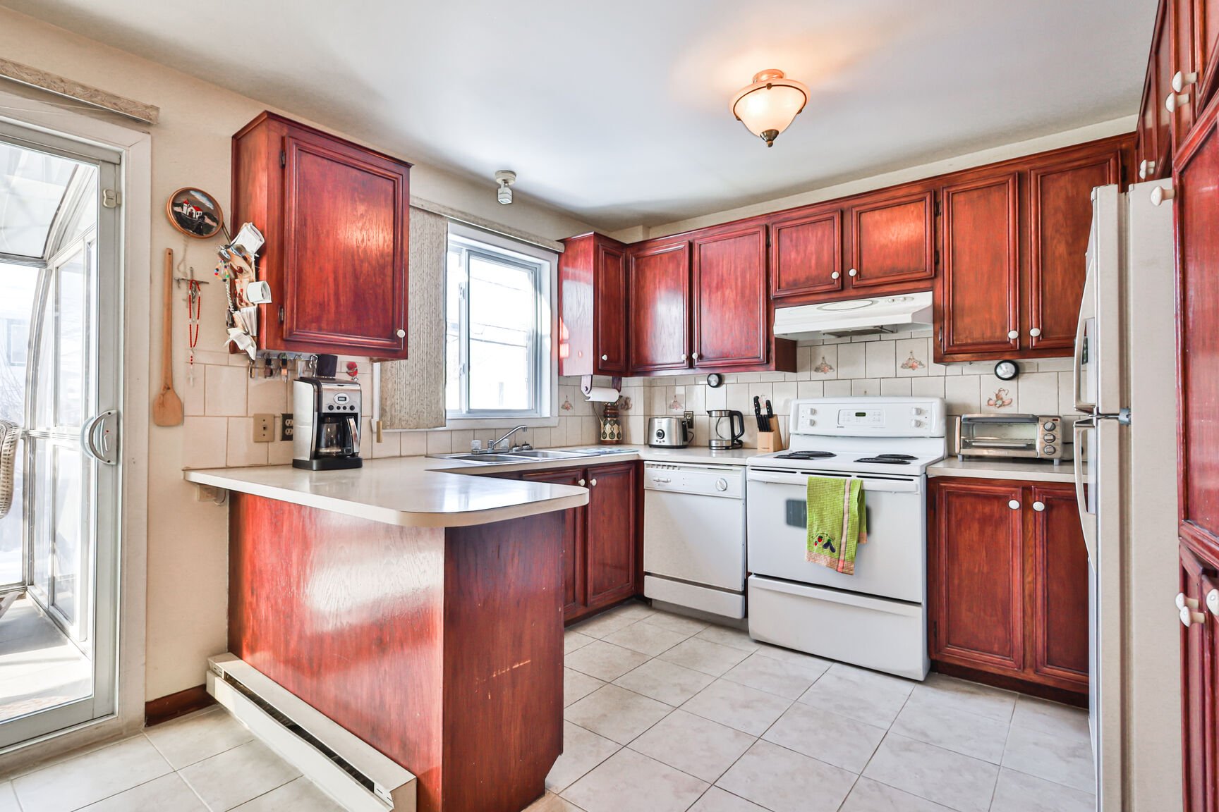 1860 Rue Favreau, Laval (Chomedey), Quebec H7T1X4, 3 Bedrooms Bedrooms, 13 Rooms Rooms,3 BathroomsBathrooms,Multi-family (2 to 5 units),For Sale,Rue Favreau,13168530