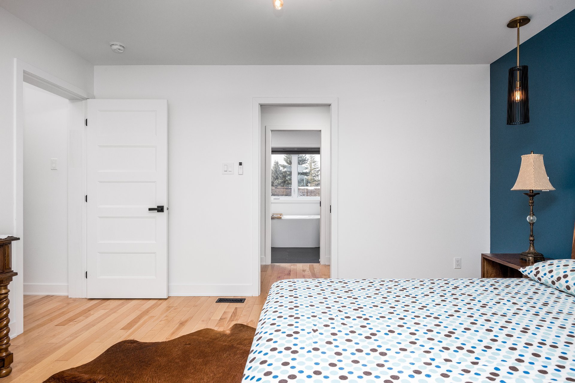 5300 Boul. Westley, Longueuil (Saint-Hubert), Quebec J3Y2T7, 5 Chambres Chambres, 16 Chambres Chambres,3 Salle de bainSalle de bain,Résidentiel,À vendre,Boul. Westley,14143216