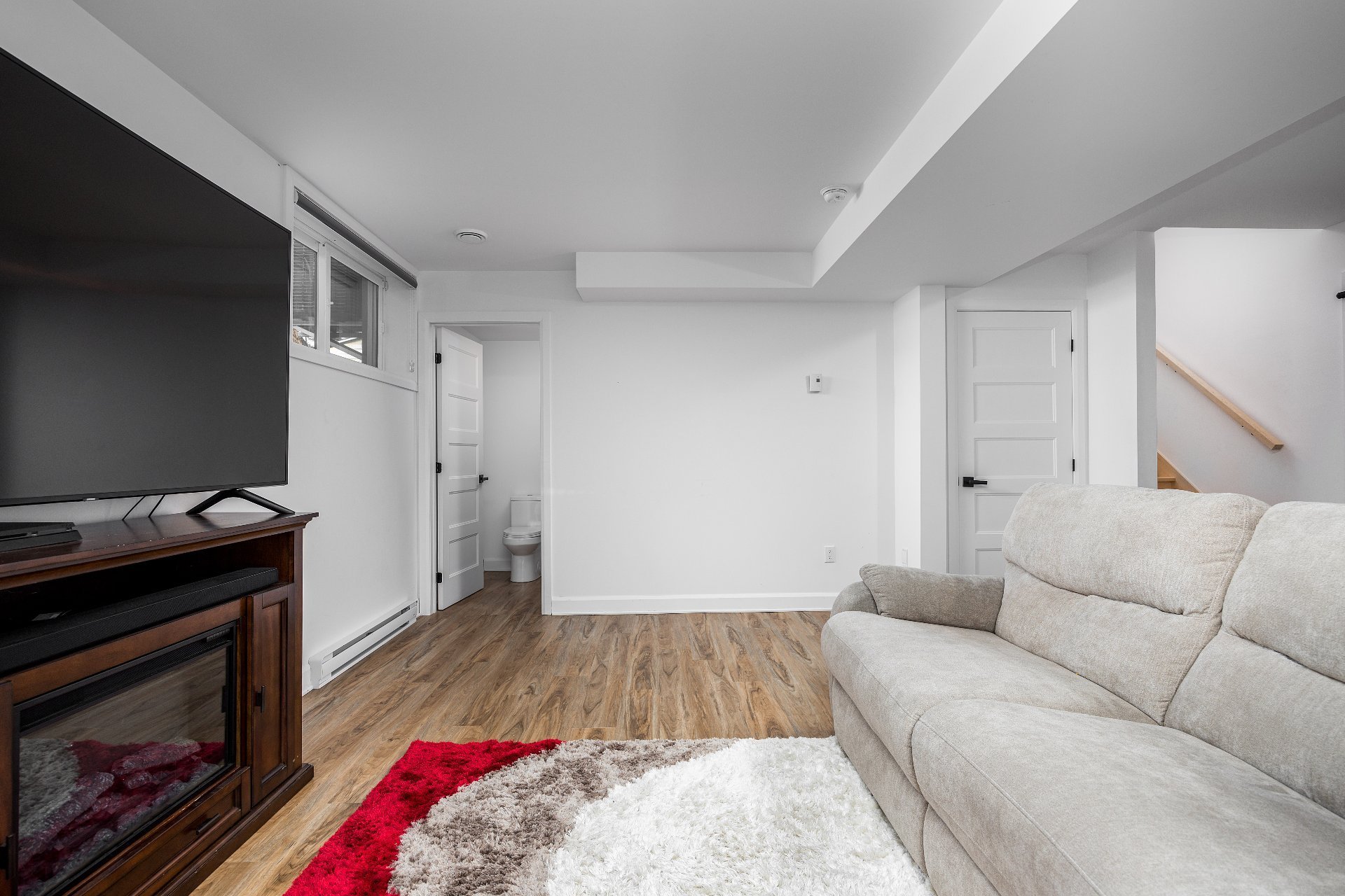 5300 Boul. Westley, Longueuil (Saint-Hubert), Quebec J3Y2T7, 5 Chambres Chambres, 16 Chambres Chambres,3 Salle de bainSalle de bain,Résidentiel,À vendre,Boul. Westley,14143216