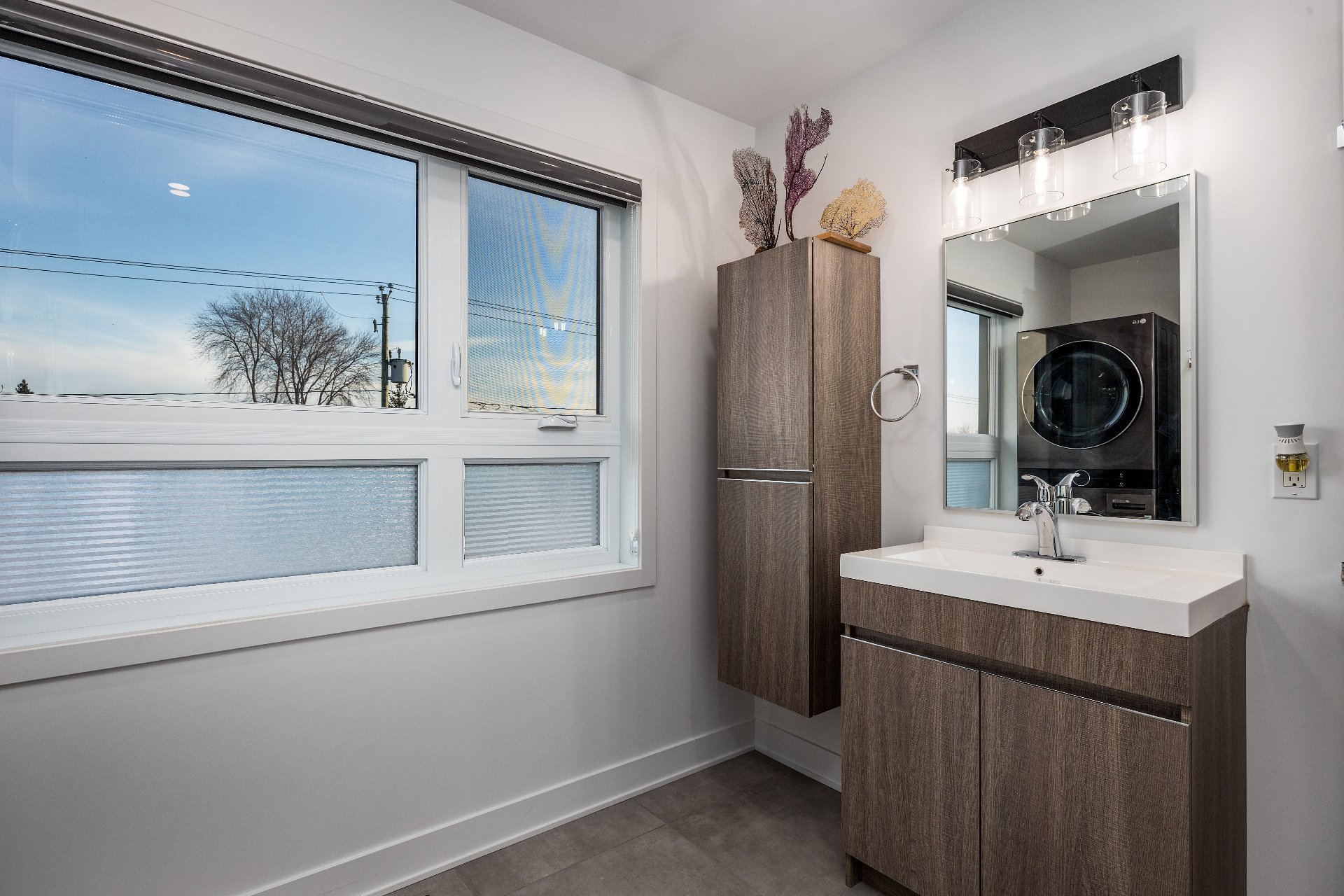 5300 Boul. Westley, Longueuil (Saint-Hubert), Quebec J3Y2T7, 5 Chambres Chambres, 16 Chambres Chambres,3 Salle de bainSalle de bain,Résidentiel,À vendre,Boul. Westley,14143216