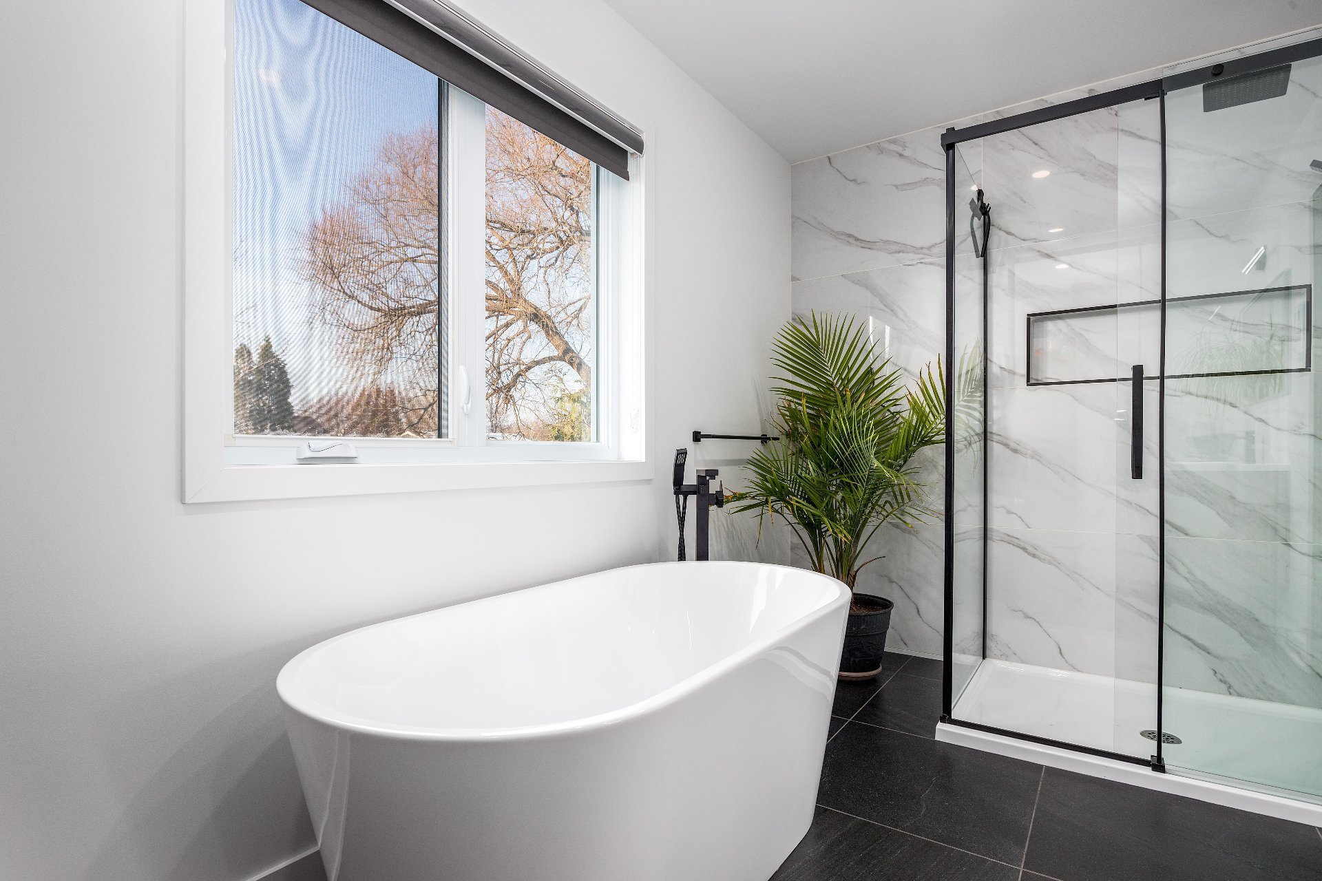 5300 Boul. Westley, Longueuil (Saint-Hubert), Quebec J3Y2T7, 5 Chambres Chambres, 16 Chambres Chambres,3 Salle de bainSalle de bain,Résidentiel,À vendre,Boul. Westley,14143216