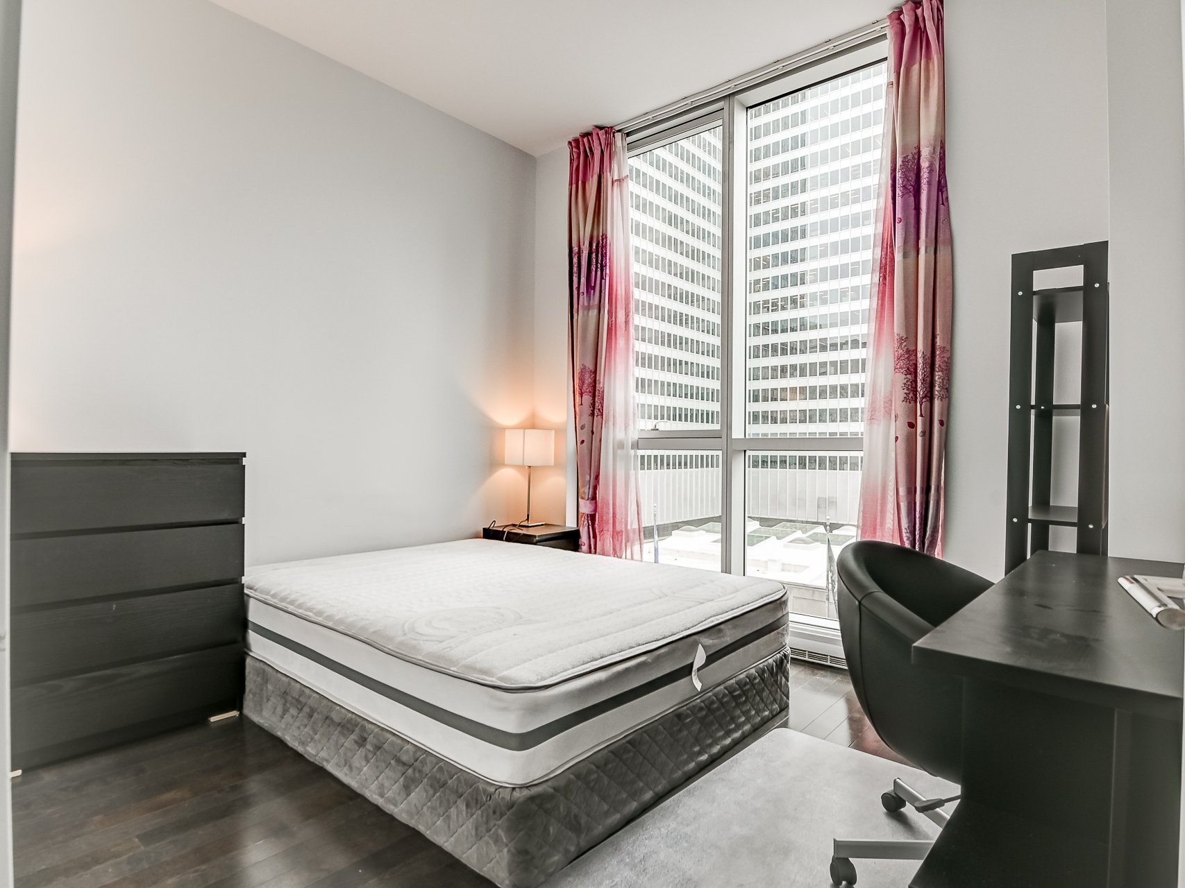 1225 Boul. Robert-Bourassa, Montréal (Ville-Marie), Quebec H3B9A9, 2 Chambres Chambres, 6 Chambres Chambres,1 Salle de bainsSalle de bain,Résidentiel,À vendre,Boul. Robert-Bourassa,26239667