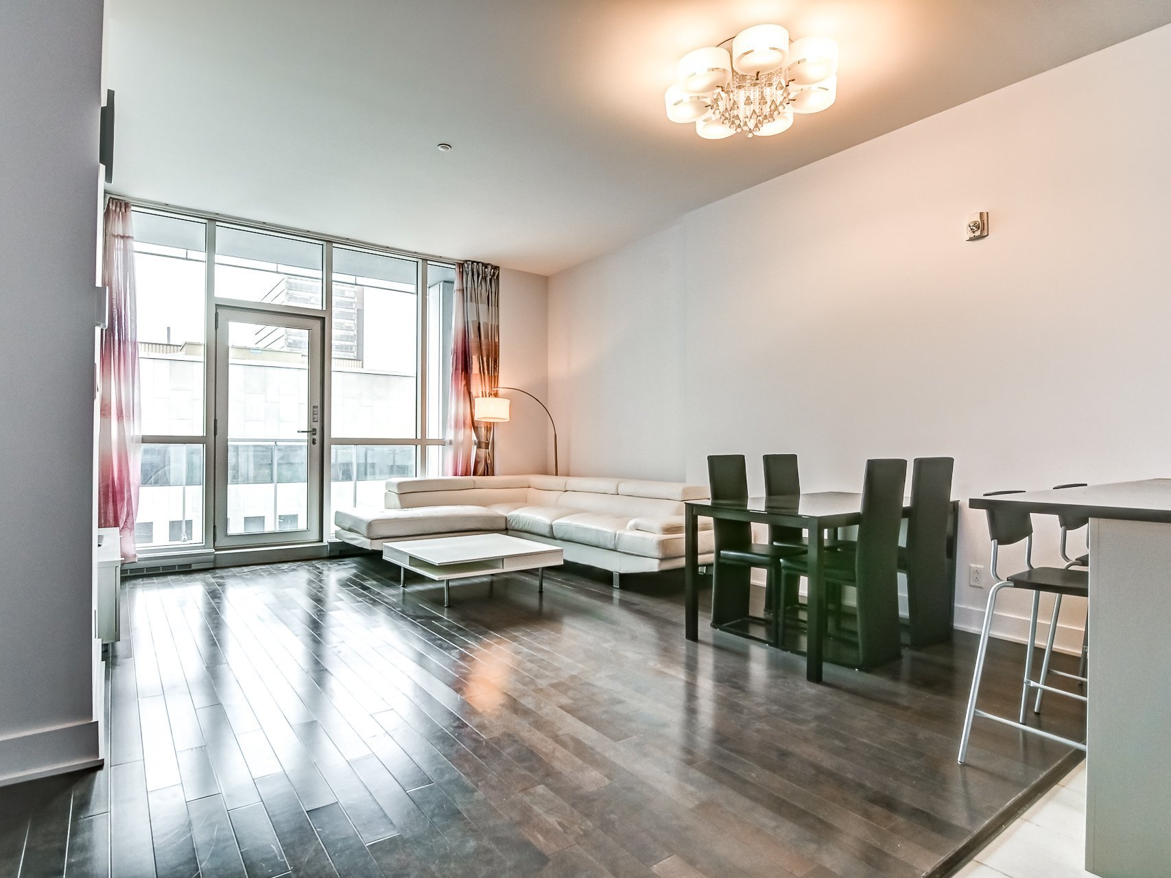 1225 Boul. Robert-Bourassa, Montréal (Ville-Marie), Quebec H3B9A9, 2 Chambres Chambres, 6 Chambres Chambres,1 Salle de bainsSalle de bain,Résidentiel,À vendre,Boul. Robert-Bourassa,26239667