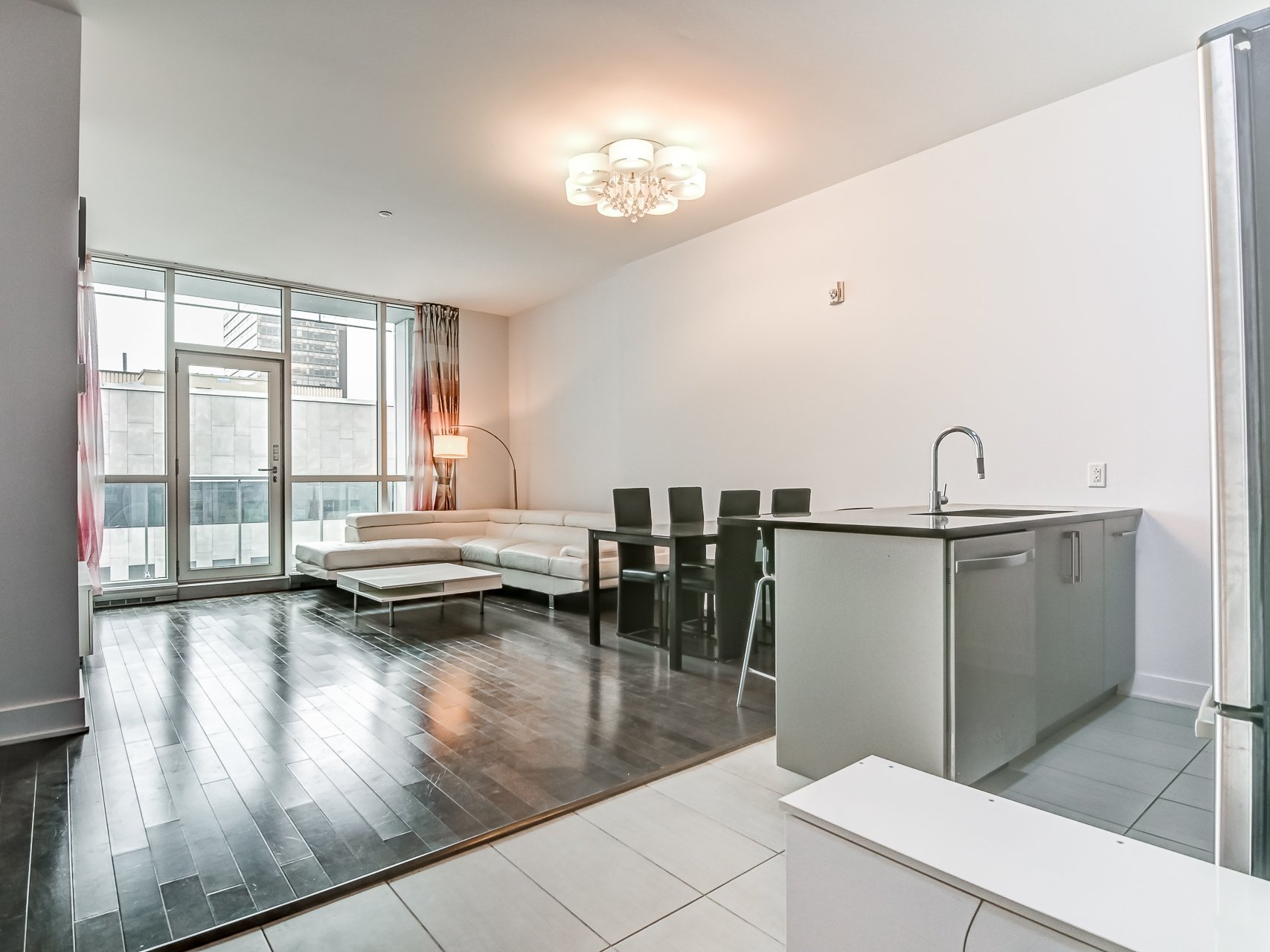 1225 Boul. Robert-Bourassa, Montréal (Ville-Marie), Quebec H3B9A9, 2 Chambres Chambres, 6 Chambres Chambres,1 Salle de bainsSalle de bain,Résidentiel,À vendre,Boul. Robert-Bourassa,26239667