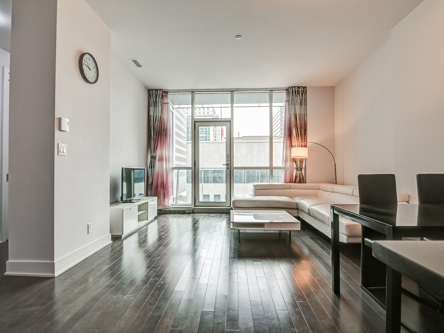 1225 Boul. Robert-Bourassa, Montréal (Ville-Marie), Quebec H3B9A9, 2 Chambres Chambres, 6 Chambres Chambres,1 Salle de bainsSalle de bain,Résidentiel,À vendre,Boul. Robert-Bourassa,26239667